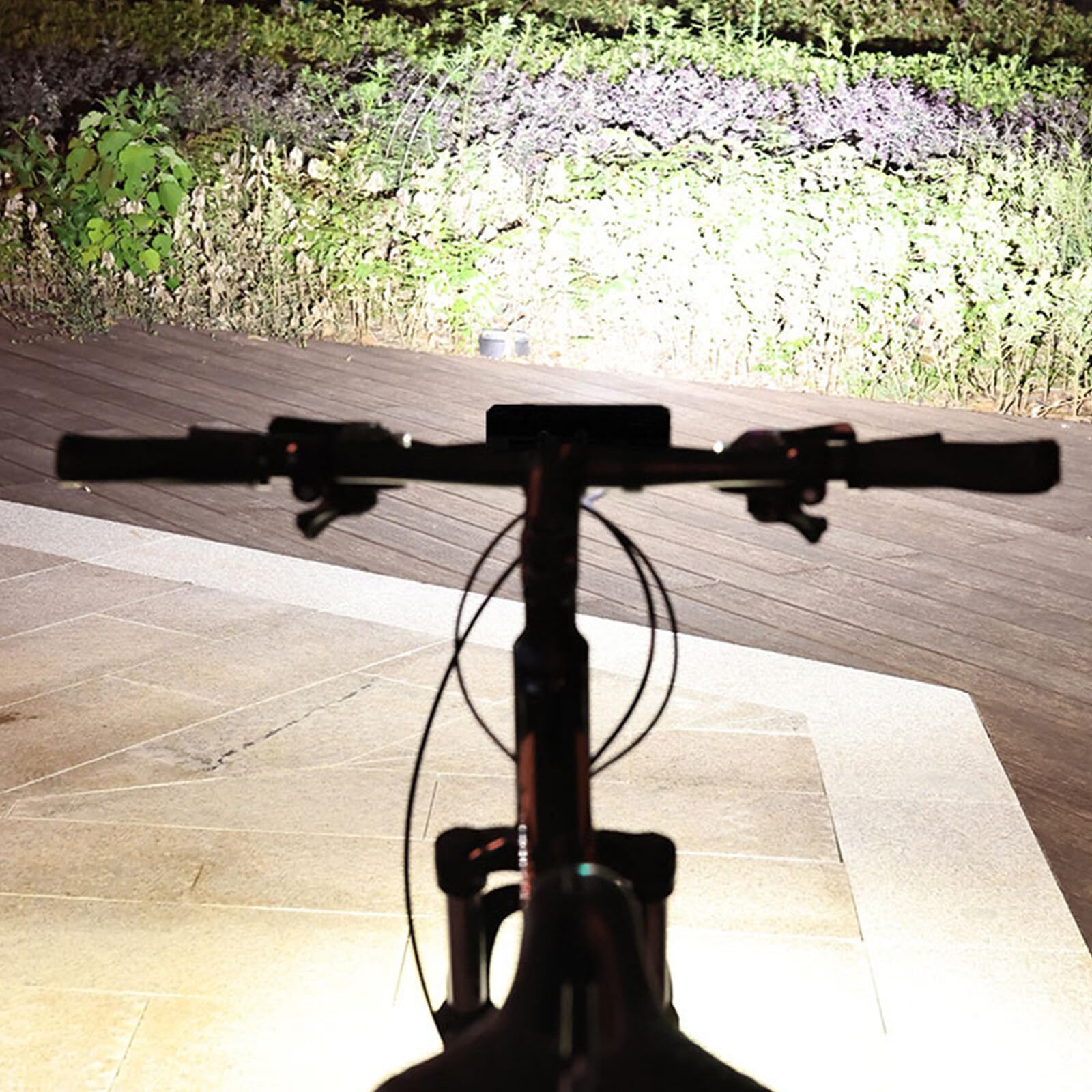 Luci Per Bici Da 8000mAh E 6000 Lumen: Faro Anteriore LED Con Power Bank E Doppia Opzione Di Batteria