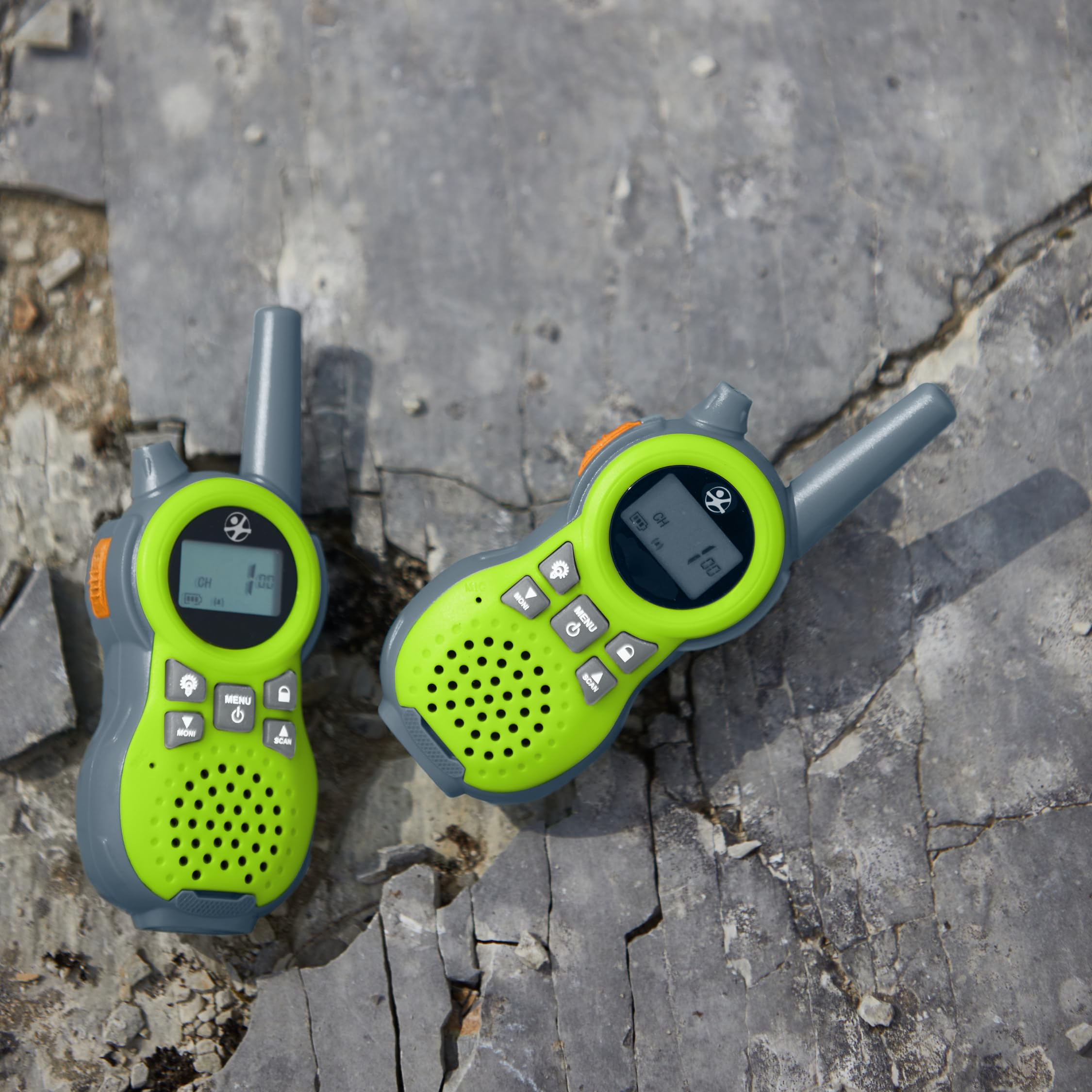 HABA Terra Kids Walkie-Talkie – 5 km Reichweite, 8 Kanäle, 446 MHz, LED-Lampe, Abnehmbarer Gürtelclip, ladbar mit USB-Kabel – 2011895001