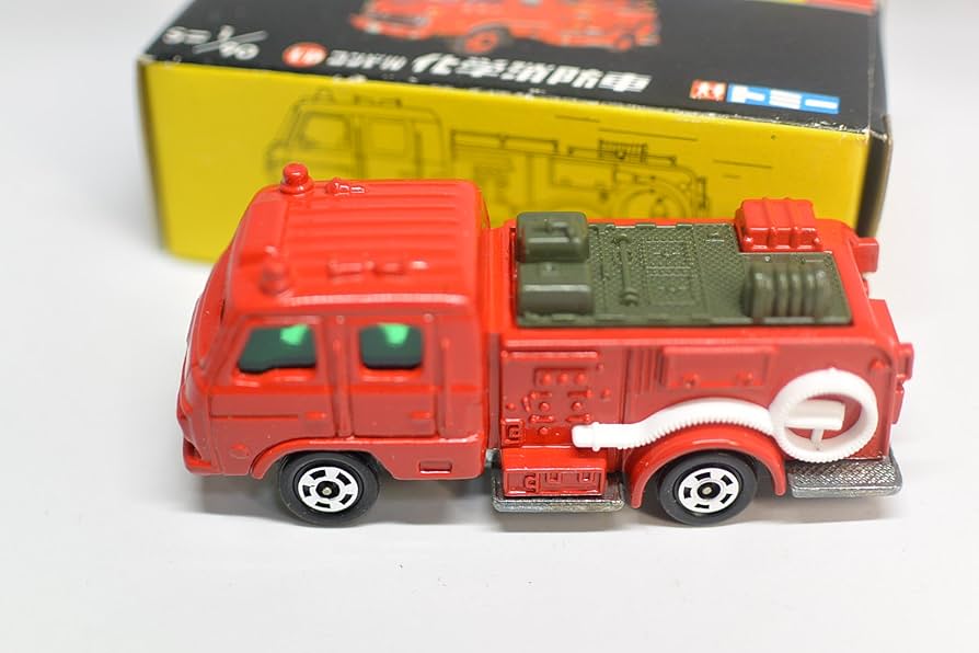 トミカ黒箱　UDコンドル化学消防車 Amazon | トミカ 黒箱 94 UD コンドル 化学消防車 1/90