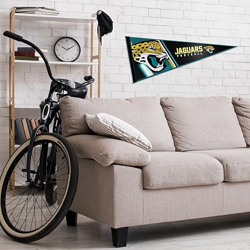 Vista 59 de Rico Industries NFL Football Primary 12" x 30" Felt Wall Décor Pennant - Great for Home/Bed Room/Man Cave Décor