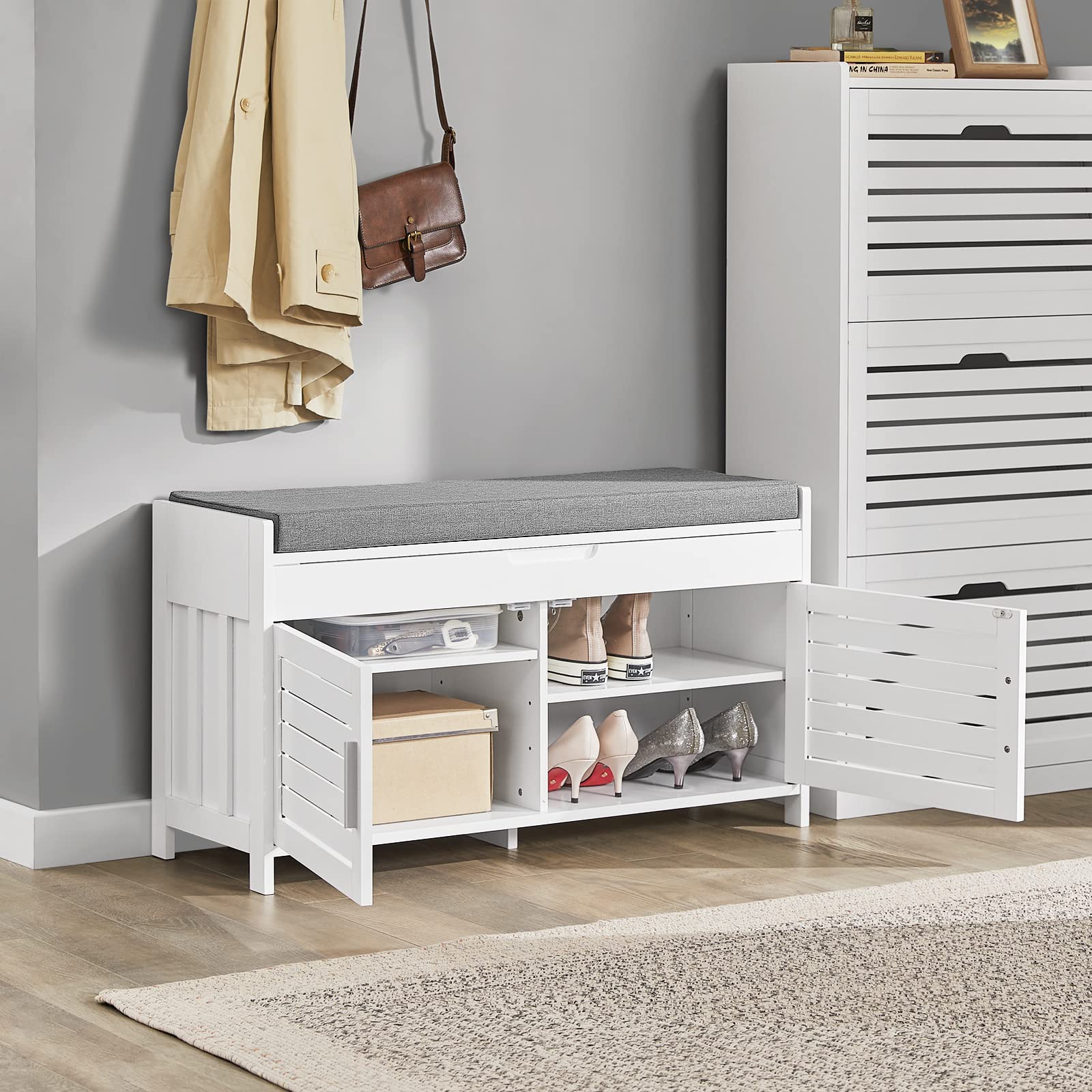 SoBuy Banco Zapatero con 2 Puertas 90x33x50cm para recibidor | Zapatero entrada con asiento, MDF y pino, estante ajustable 3 alturas, capacidad 100kg blanco FSR102-W