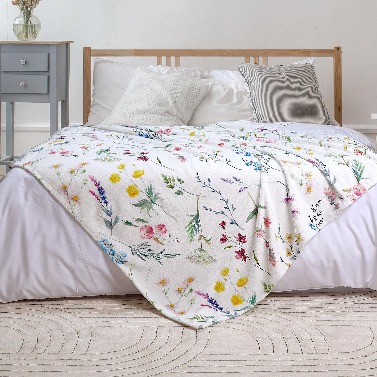 Floral Throw Blanket Wildflowers Throw Blankets Plant Floral Fleece Blankets Soft Warm Cozy Blanket Plush Throws Blankets Flower Decorative Blanket for Home Sofa Bedding 50" x 60" - Image 4