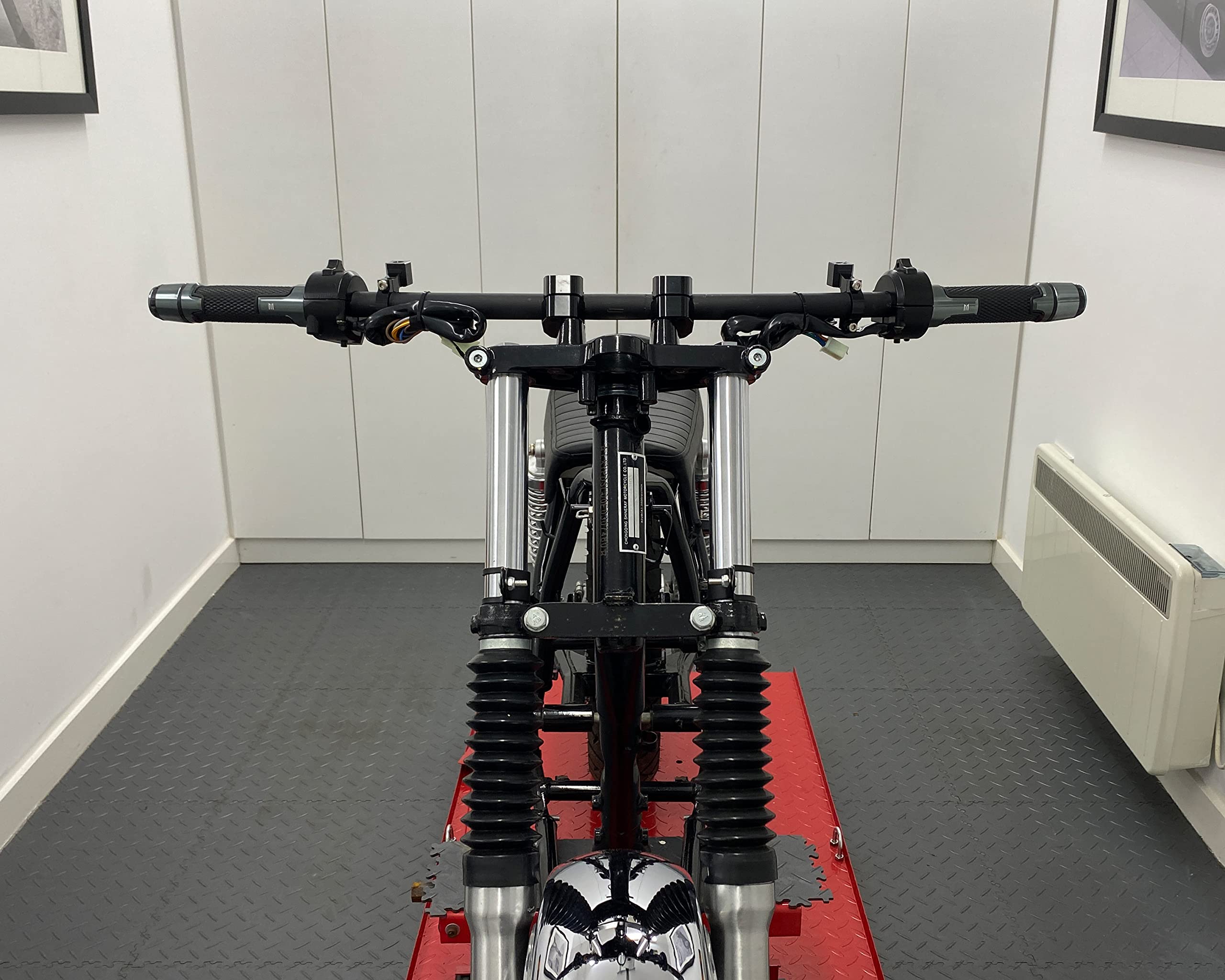 Poignées Moto Café Racer En Aluminium Et Caoutchouc Noir - Pour Guidon 22mm (Embrayage) / 25mm (Accélérateur) - 11