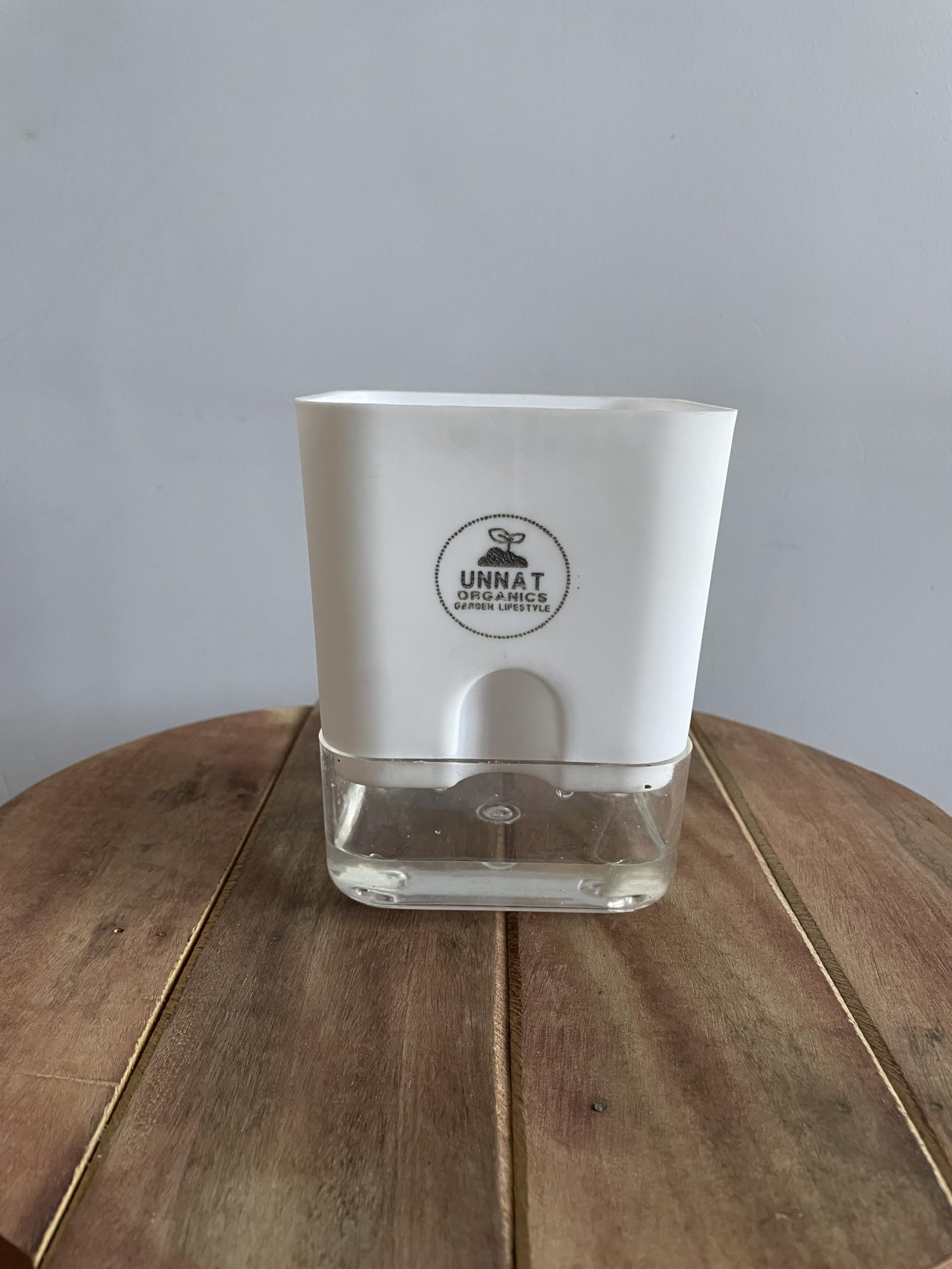 Unnat Organics Pack of 1 - White Self-Watering Pots for Indoor Plants - Best Flower Pots & Planters for Home Decor, Living Room, Bedroom, Table Top, Office, Gifting - Plants not Included (B0CZX4FKNY) Amazon Price History, Amazon Price Tracker