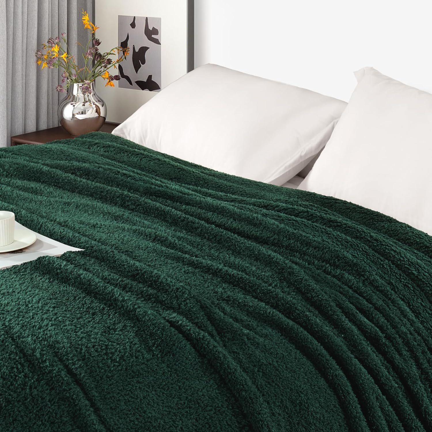Exclusivo Mezcla Fleece King Size Bed Blanket, Ultra Soft, Lightweight and Fuzzy Forest Green Blanket for Women, Home Decor, 90x104 Inches - Image 4