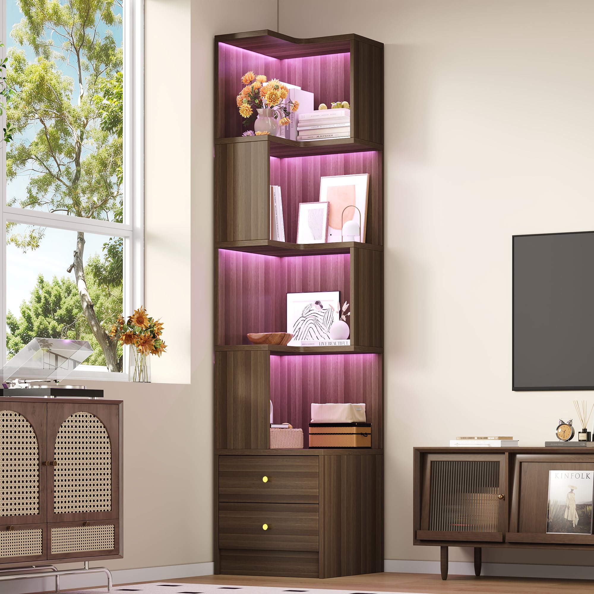 Azkoeesy Vetrina Angolare con illuminazione a LED tramite App, 180 x 45 x 43,5 cm, Mobile Alto con 2 Cassetti e Libreria a 4 Ripiani, Robusto MDF, Adatto a Soggiorni e Ingressi, marrone