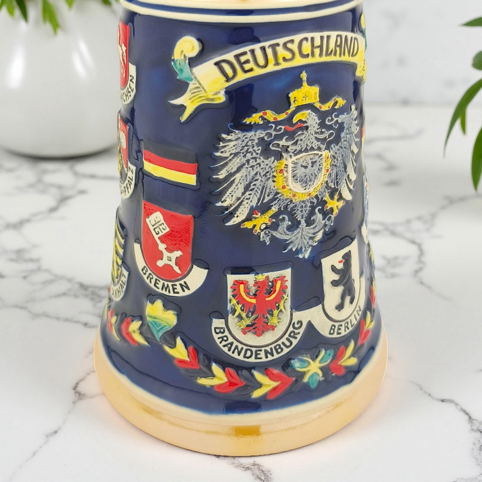 Bierkrug mit Deckel 0,7L – Steinkrug mit Deutschland-Motiv und Bundesländer-Design – Geschenkidee für Männer, Bierliebhaber & Sammler