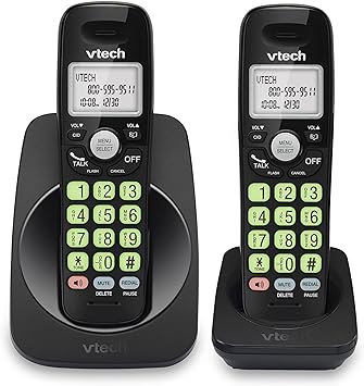 هاتف لاسلكي VTech مزود بسماعتين مع DECT 6.0، مكبر صوت مزدوج كامل، شاشة مضاءة، لوحة مفاتيح بإضاءة خلفية، معرف المتصل/انتظار المكالمات، التحكم في مستوى الصوت، متوافق مع المعينة السمعية، مثبت على الحائط | VG131-21 أسود