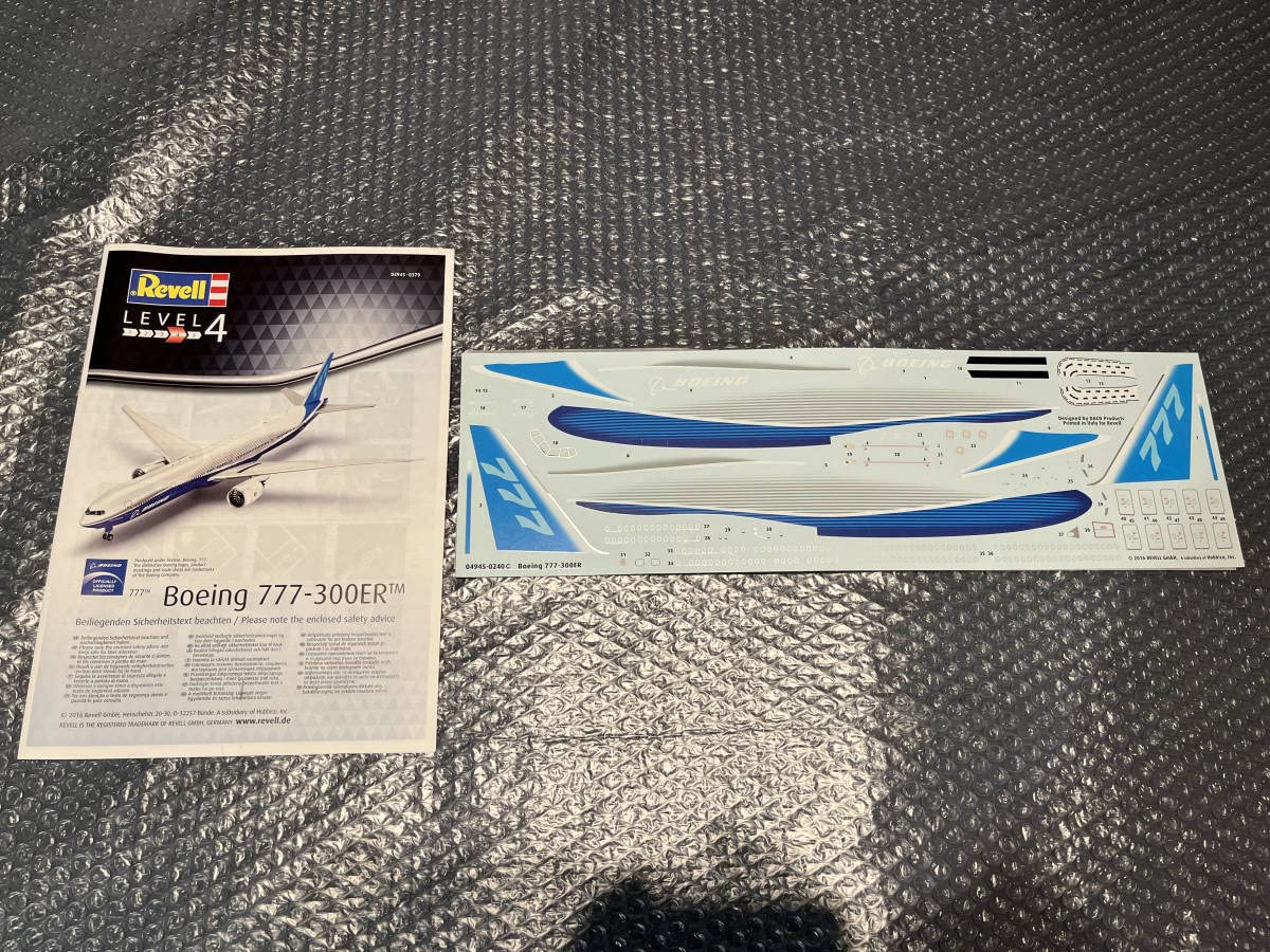 Amazon | Revell ドイツ レベル 1/144 boeing 777-300er プラモデル