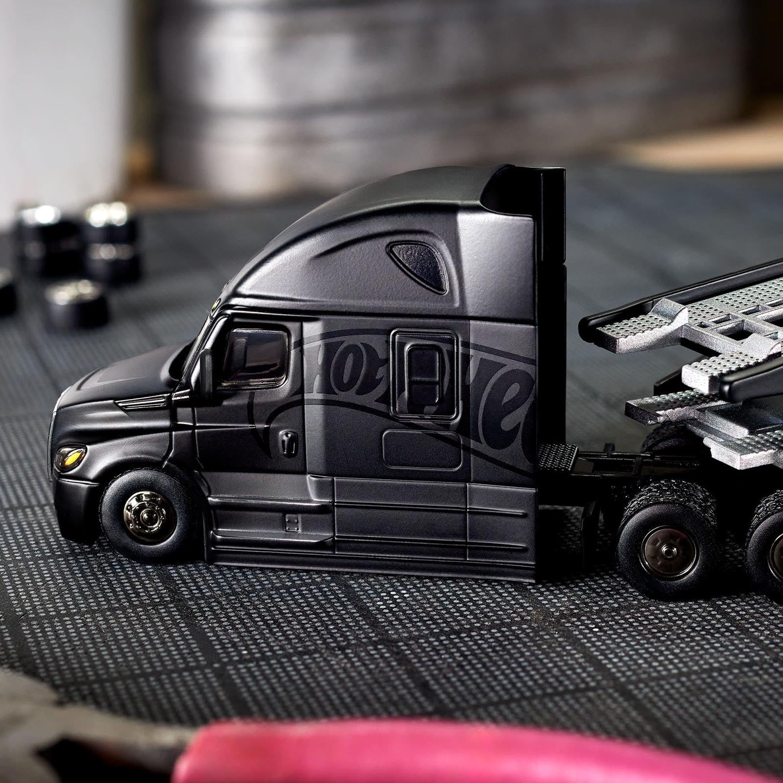 ホットウィール エリート 64 フレイトライナー カスケディア Hot Wheels Elite 64 Freightliner Cascadia | MercadoLivre