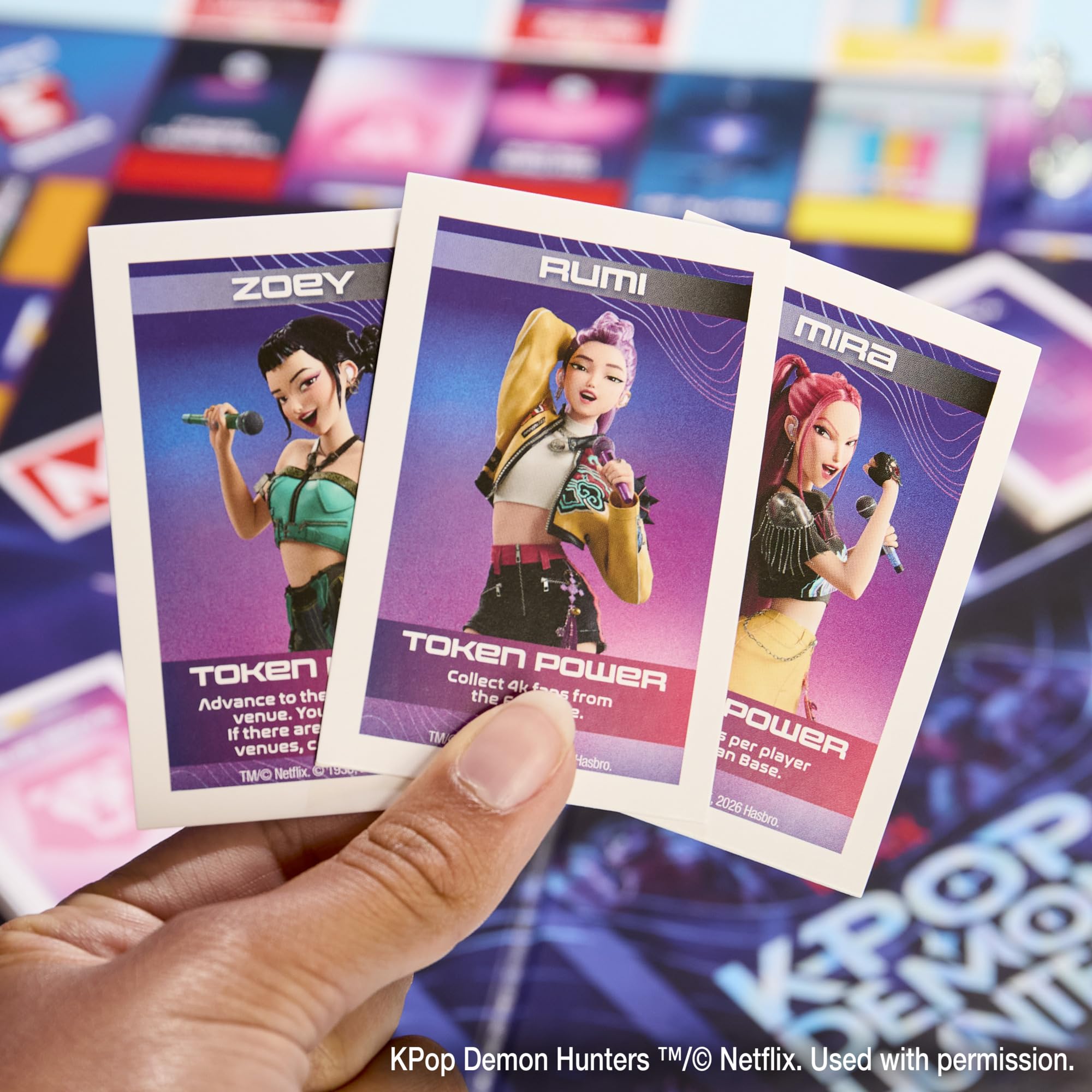 Monopoly: KPop Demon Hunters Edition Gioco di società | Giochi di famiglia per bambini, adolescenti e adulti | Regali divertenti per bambini | 2-6 giocatori | dai 8 anni in su | Versione inglese