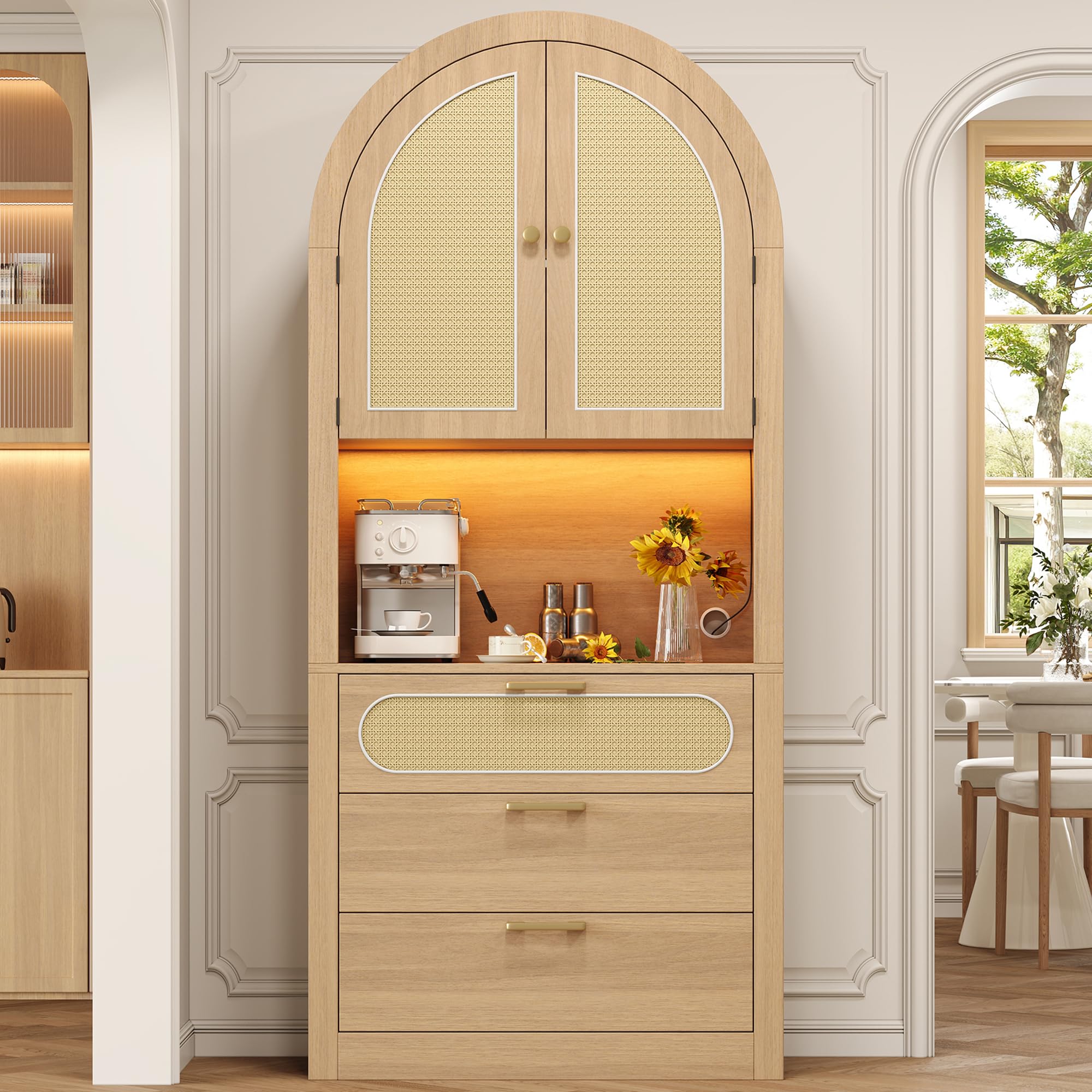 Azkoeesy Librería Curva Vitrina Alta 80x35x180cm con LED y Control App, 3 cajones y puertas con tiradores dorados, color roble claro + acabado ratán, moderno para salón y pasillo