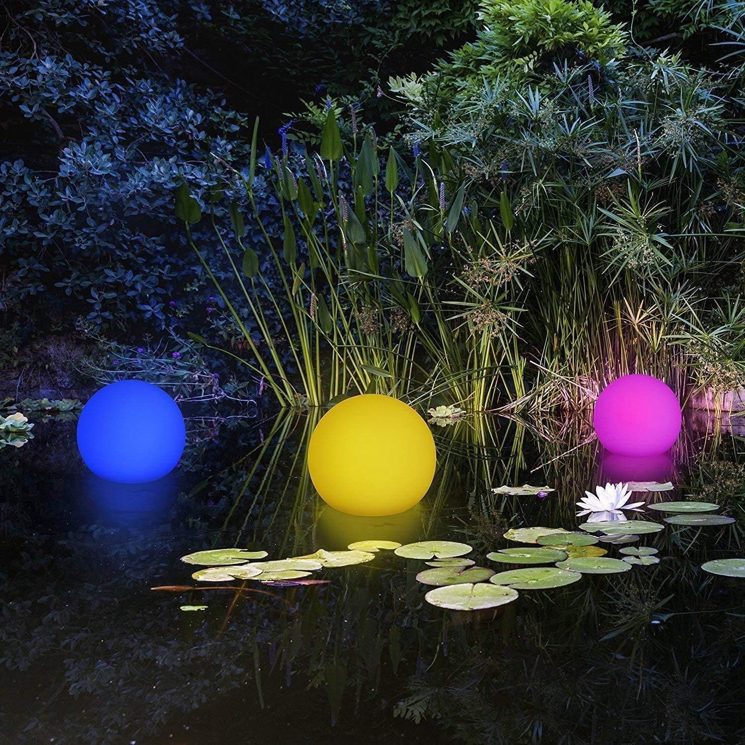 Solarlampen für Außen, Wasserdichte Solar Kugelleuchte | Ø 30/40 cm | schwimmfähige Solarleuchte für Teich, Pool, Erdboden, nachhaltige Solar-Technik, kabellose Außenleuchte mit RGB, IP67 (XL Ø 40 cm)