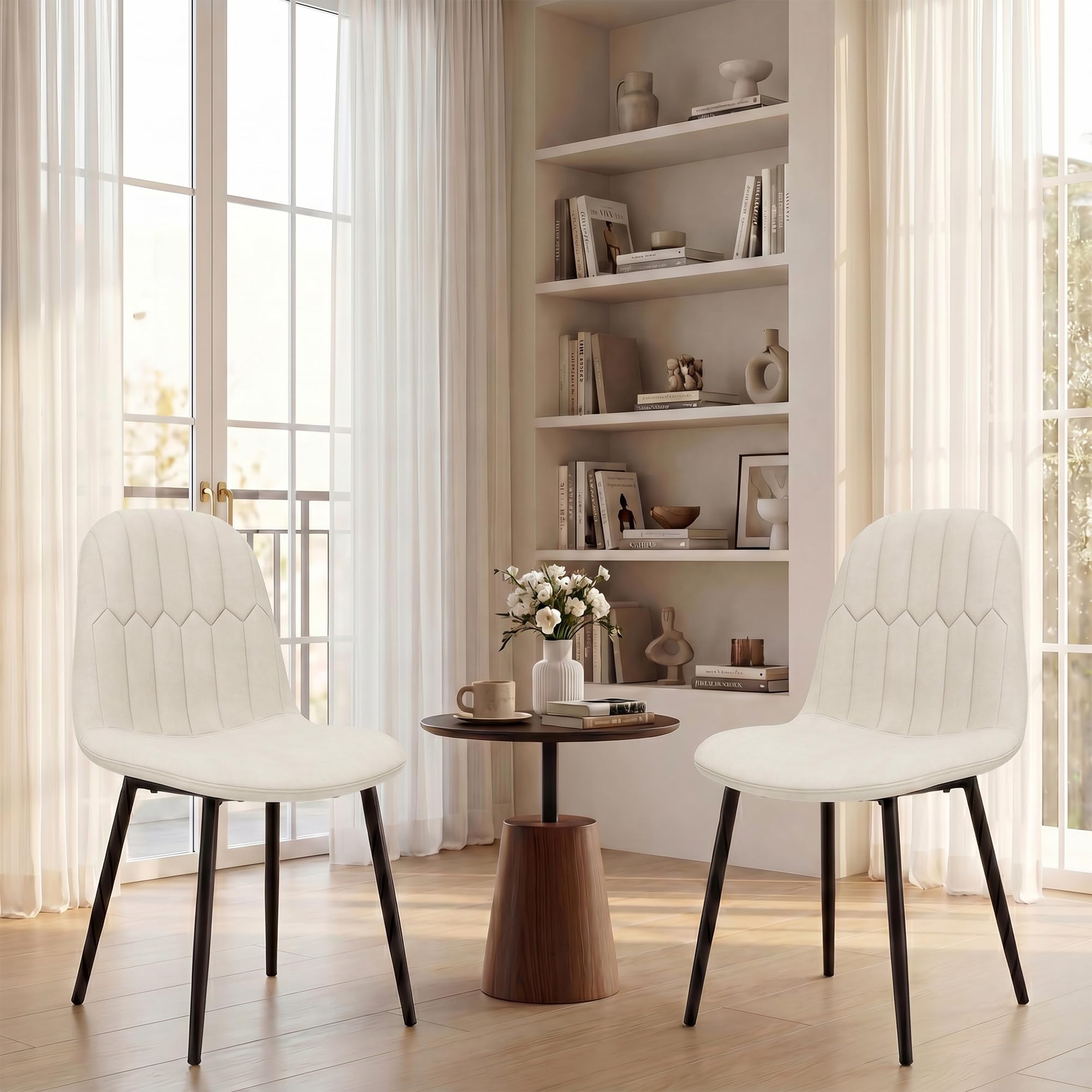 APICIZON Juego de 4 sillas de Comedor, sillas de Terciopelo, Blanco Crema | Acolchadas con respaldo ergonómico, patas de metal y diseño retro mejorado para cocina y comedor