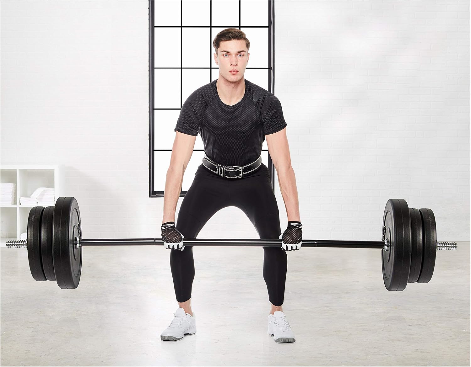 Amazon Basics Padded Weight Lifting Belt for Fitness Exercise Training