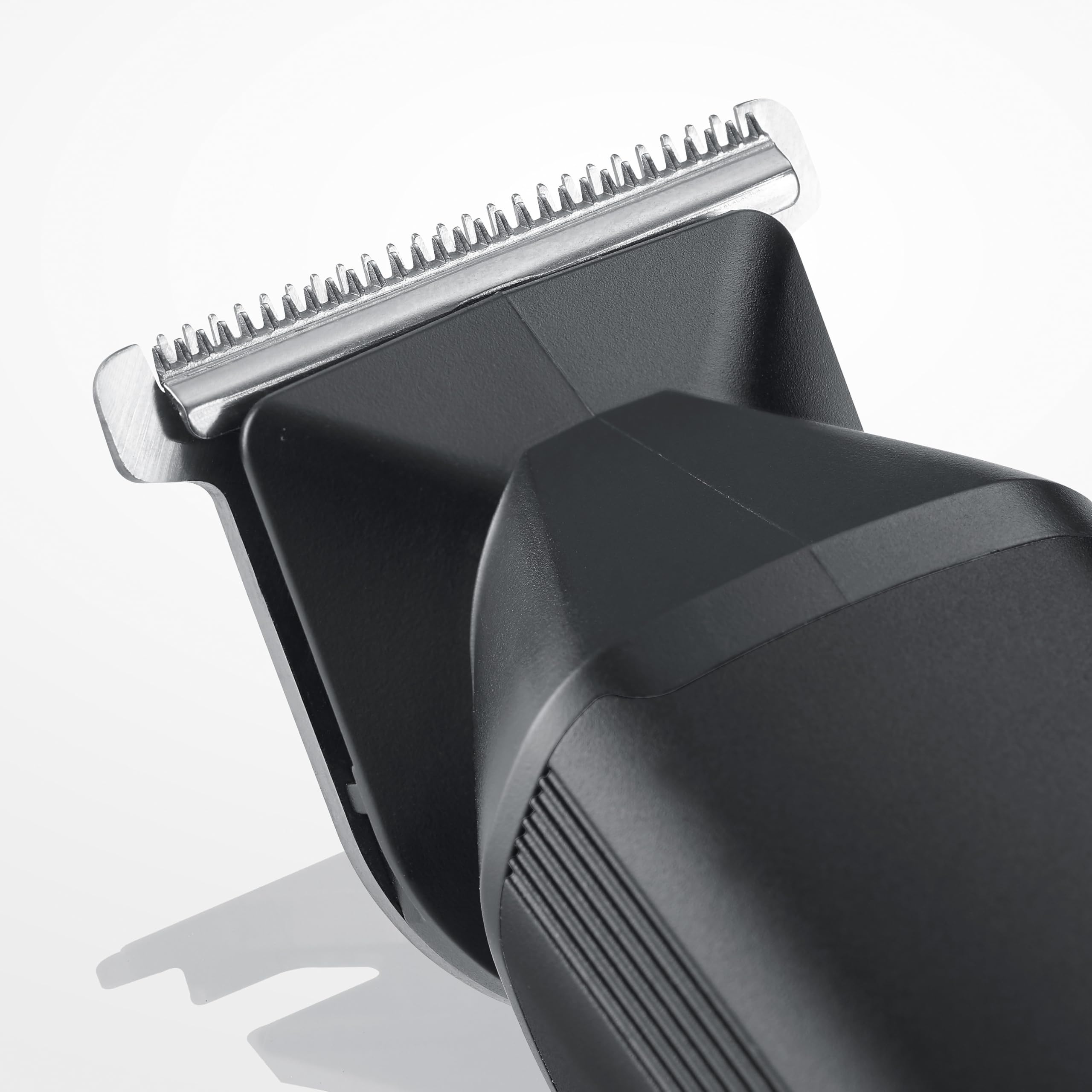 Severin Set multifunción de cuidado personal para hombre 6 en 1, cortapelo, recortadora de barba, vello nasal y corporal, impermeable, inalámbrico, 90 min, longitud de corte variable, negro, HS 0710