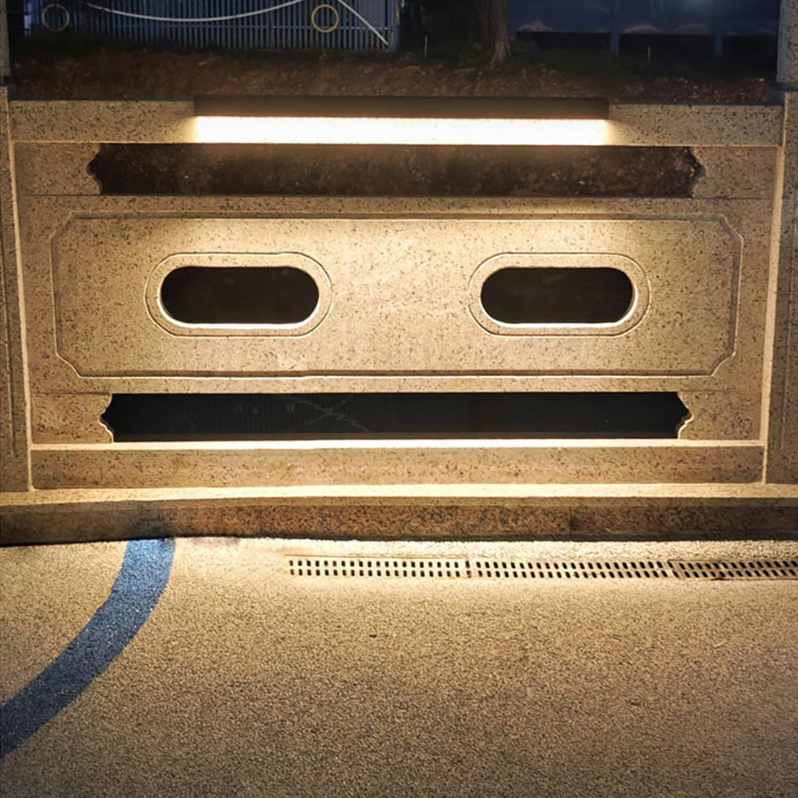 Solarna lampa ścienna LED Zewnętrzna IP65 Wodoodporna Solarna Oprawa Ścienna Nowoczesna Minimalistyczna Długie Oświetlenie Ścienne do Ogrodzenia Taras Ogród Patio Wejście (Ciepłe Światło Czarne