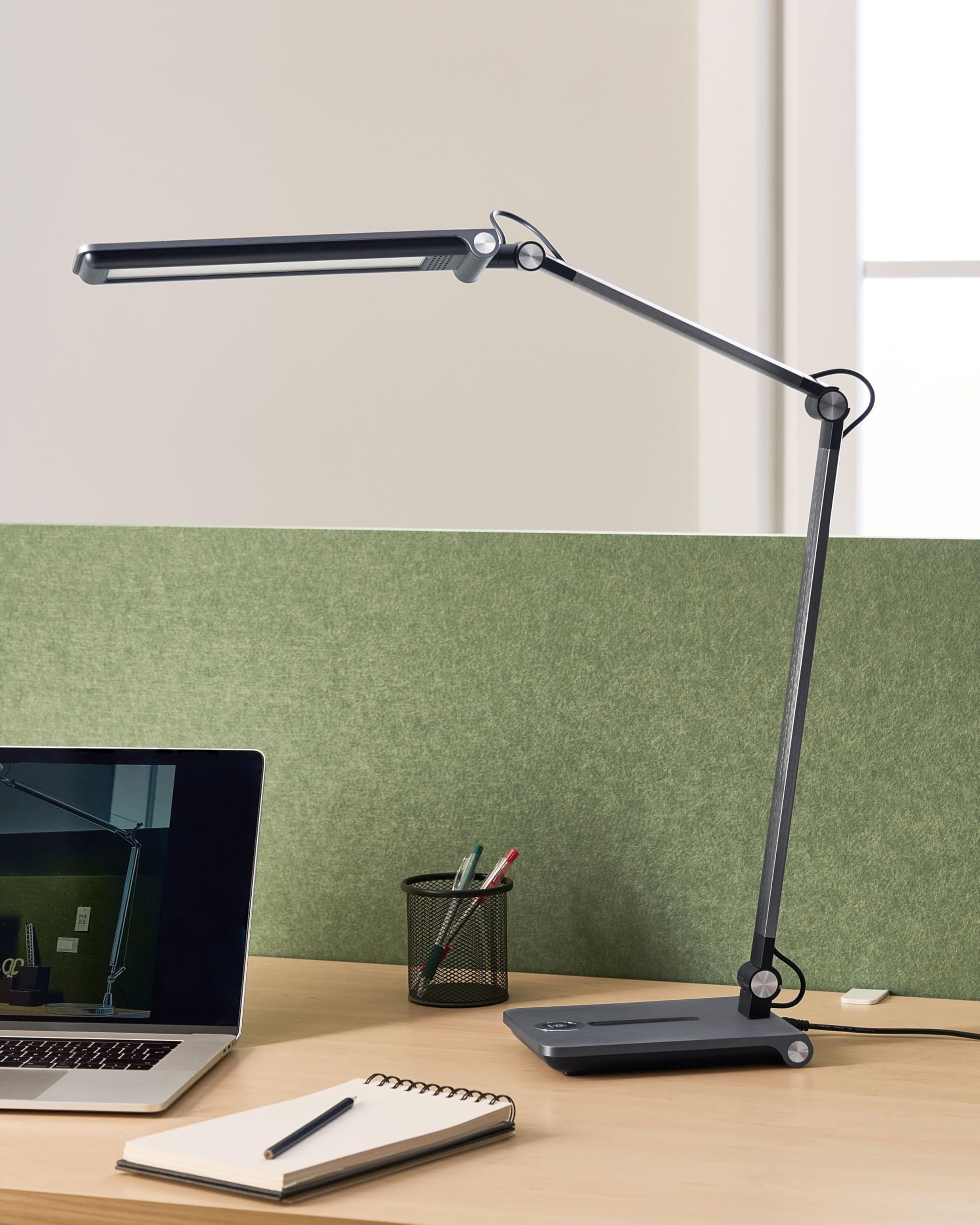 Beliani Schreibtischlampe LED grau verstellbar dimmbar modern für Homeoffice Aquila
