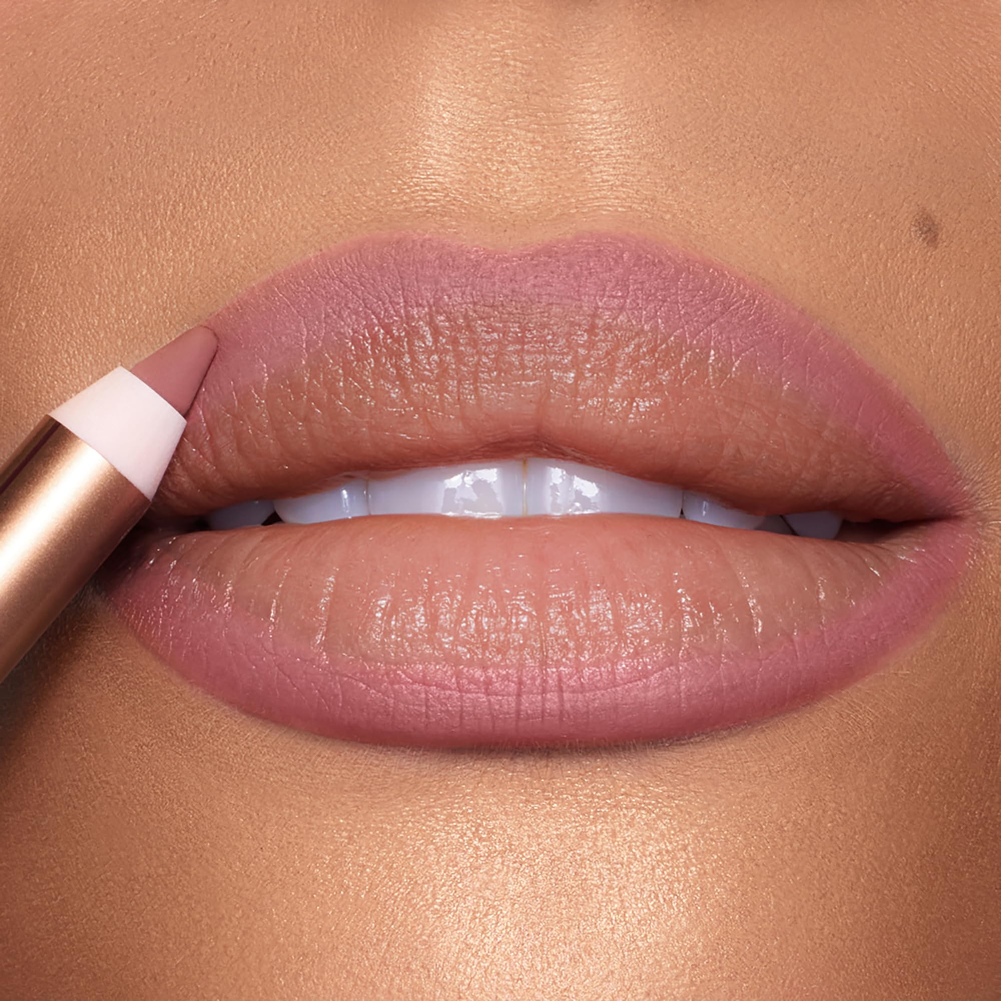 Charlotte Tilbury Lip Cheat Lip Liner Pencil - Gives Lips a Fuller-Looking, Defined Pout - Enriched with Jojoba Oil & Hyaluronic Acid - Waterproof, Smudge-Proof & Transfer-Proof