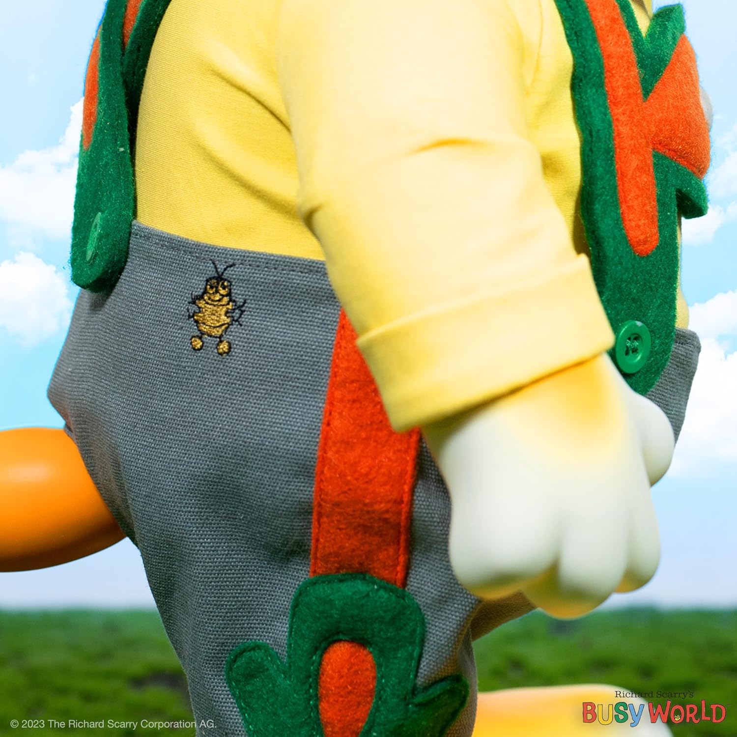 Super7 Supersize Richard Scarry Huckle Cat - 16" Richard Scarry Books Action Figure with Fabric Clothing Collectibles and Retro Toys