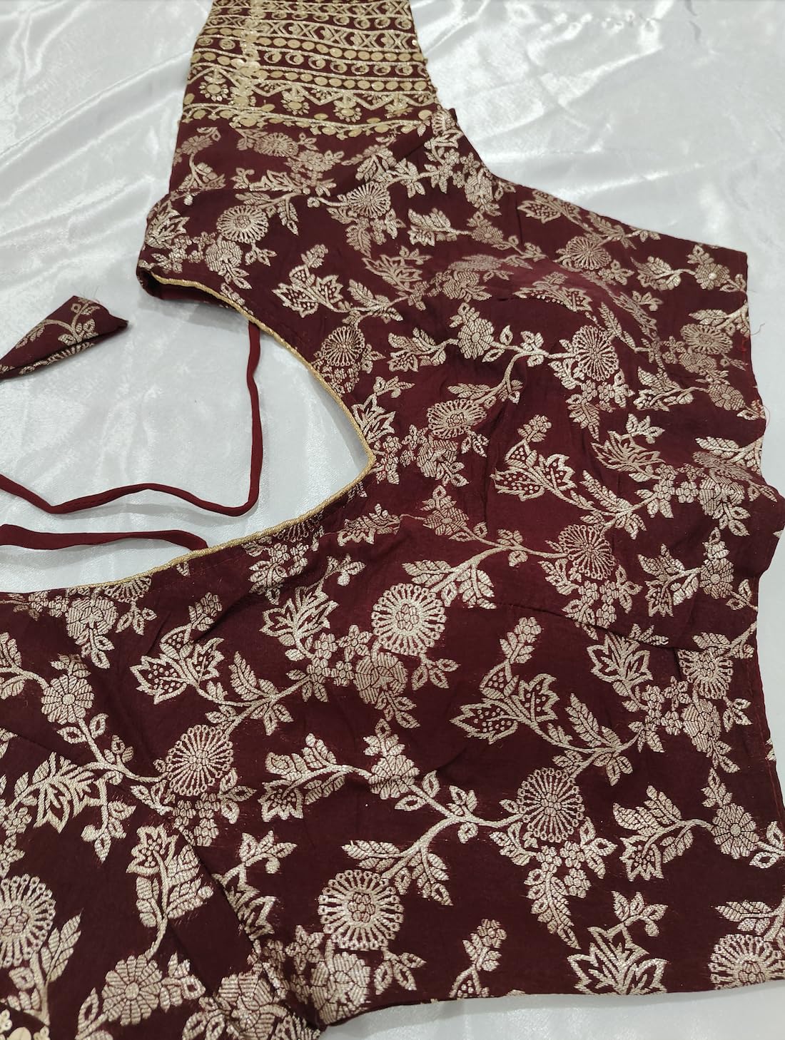Soft Gold Coin Leheriya Saree with Foil Work, Burgundy And Gold - Image 3