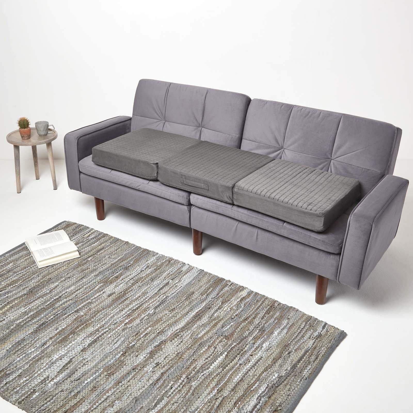 HOMESCAPES Cojín acolchado de 3 plazas con funda extraíble de 150 cm de largo y 10 cm de profundidad, de espuma ortopédica grande, cojín de asiento de sofá con funda lavable de gamuza sintética suave