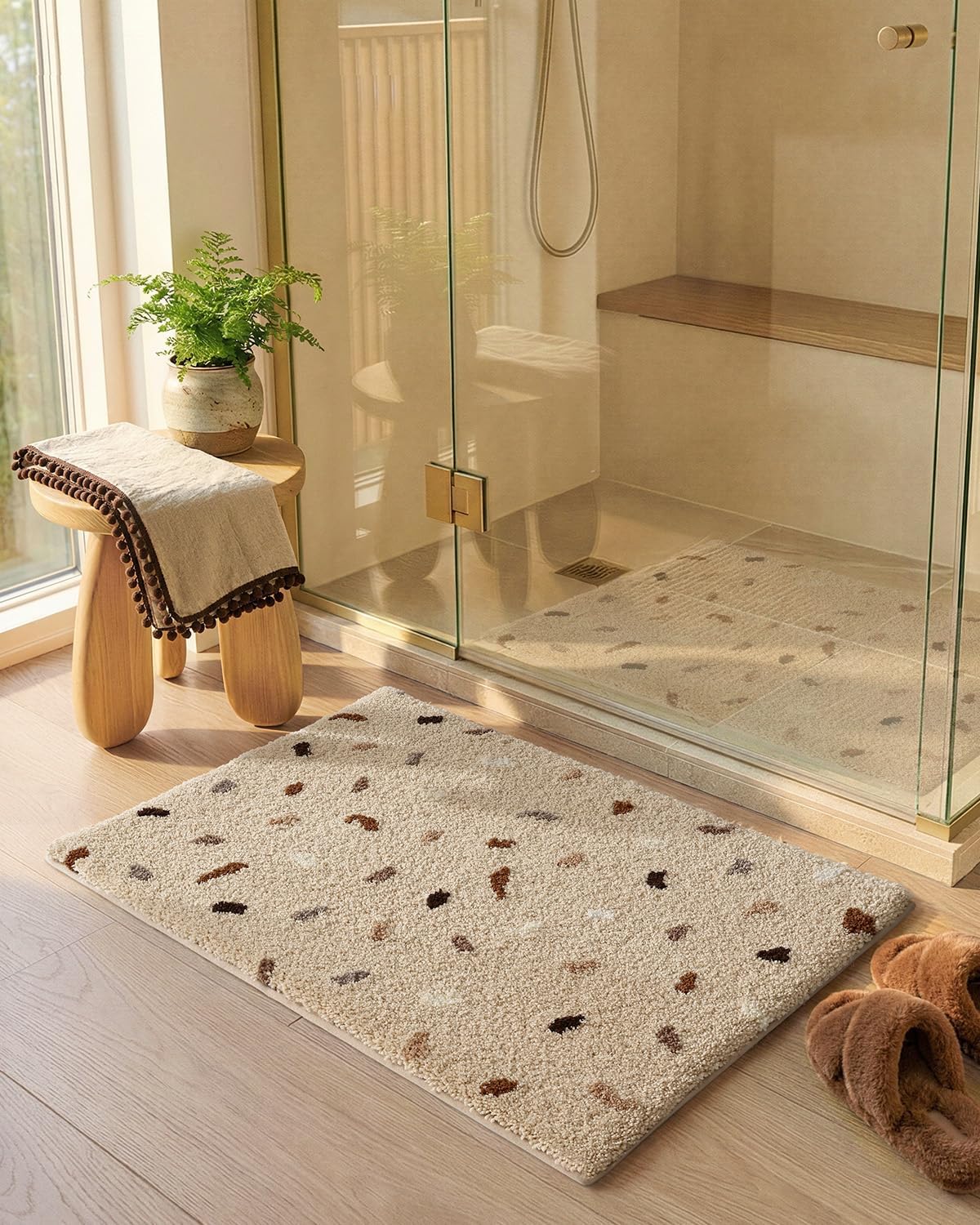 Color&Geometry Ultra Soft Bathroom Rugs Non Slip with Rubber Backing, Absorbent Washable Bath Mat Quick Dry, Upgraded Premium Microfiber Plush Carpet for Bathtub and Shower Floor,Beige,20x32