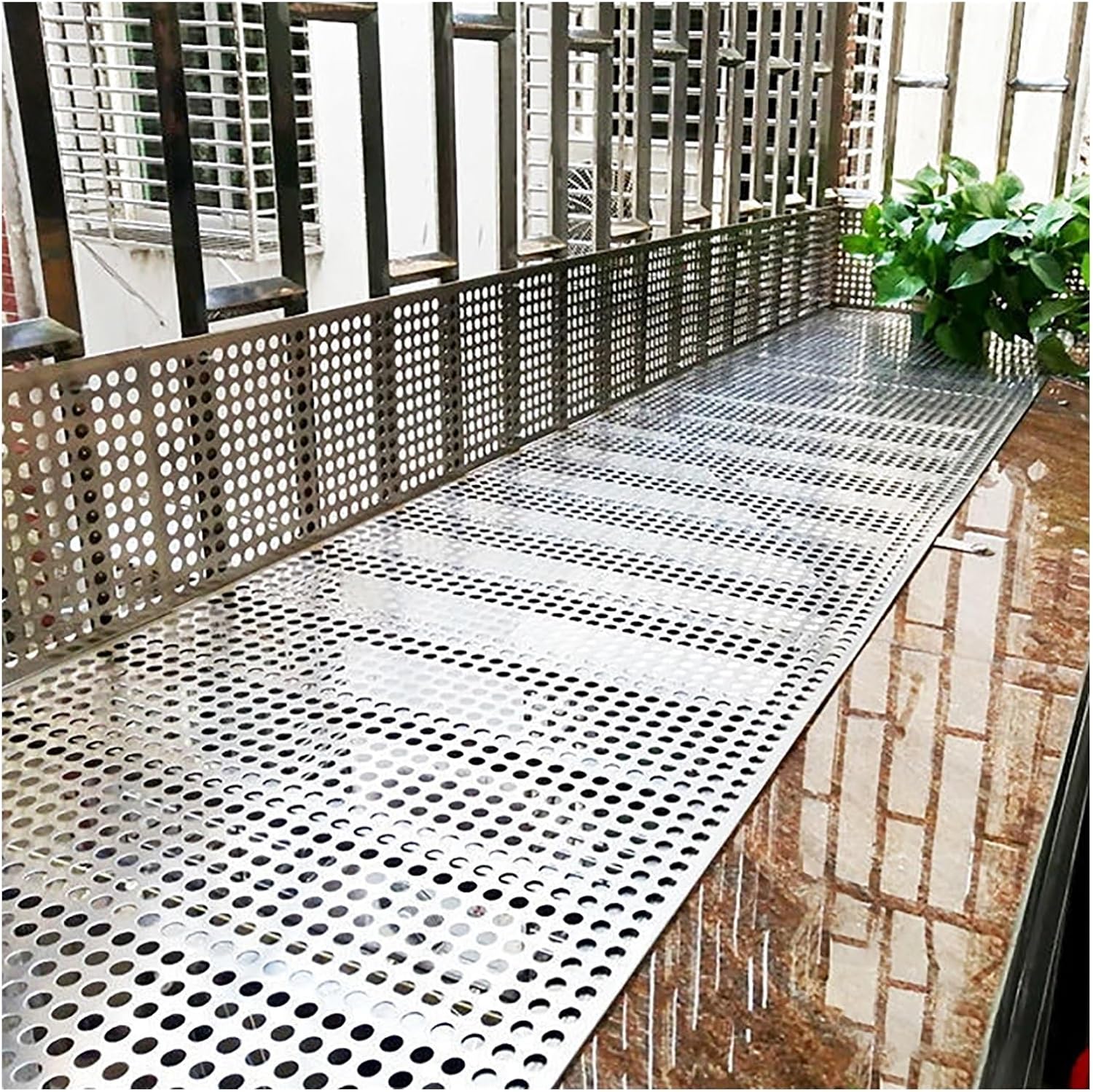 304 Stainless Steel Perforated Metal Sheets, Mesh Screen for Balcony Railing & Patio, Durable and Weather-Resistant, 55x600cm, Ideal for Outdoor Use
