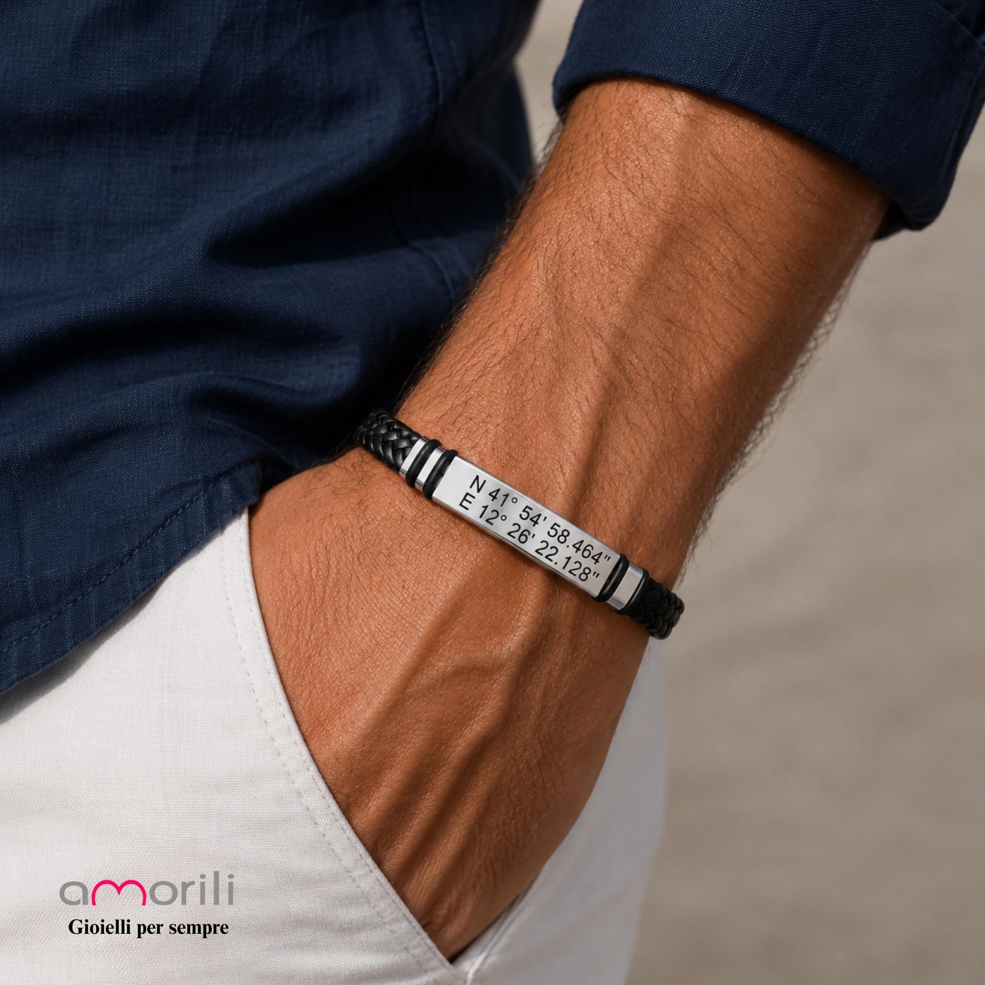 Bracciale Uomo Personalizzato in Acciaio e Pelle – Incisione Nome, Data, Frase o Coordinate | Idea Regalo Personalizzabile per Lui, Amico, Papà, Fidanzato bcc1690d