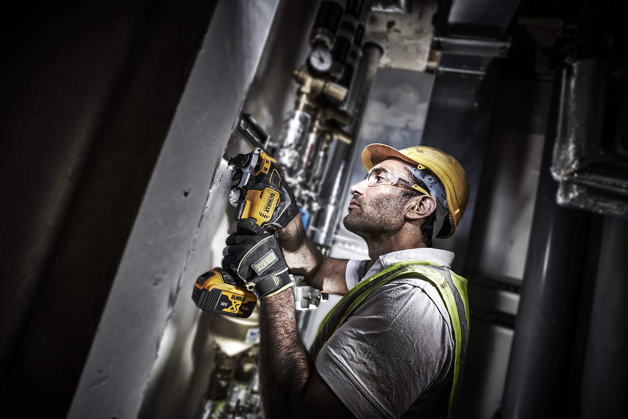 DeWalt Multi-cutter XR 18V 5Ah Li-Ion Brushless - 32 accessoires - 2 batteries - coffret TSTAK, Jaune DCS356P2-QW