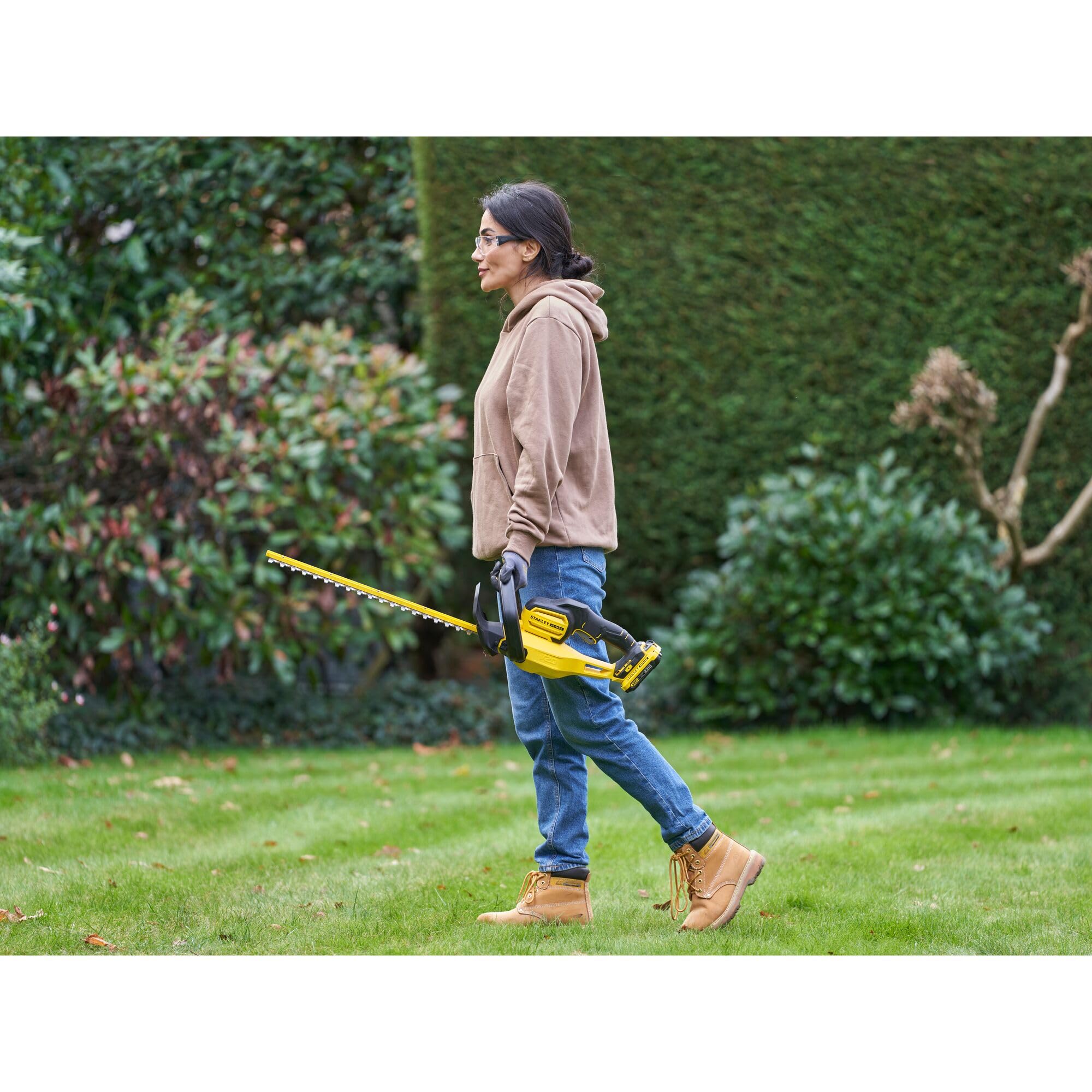 STANLEY FATMAX SFMCHT650D1-QW V20 - Cortasetos con batería (50 cm de Longitud de la Espada, Grosor de Corte de 19 mm, Mango de Planchado y Parada rápida, Incluye batería de 2,0 Ah y Cargador)