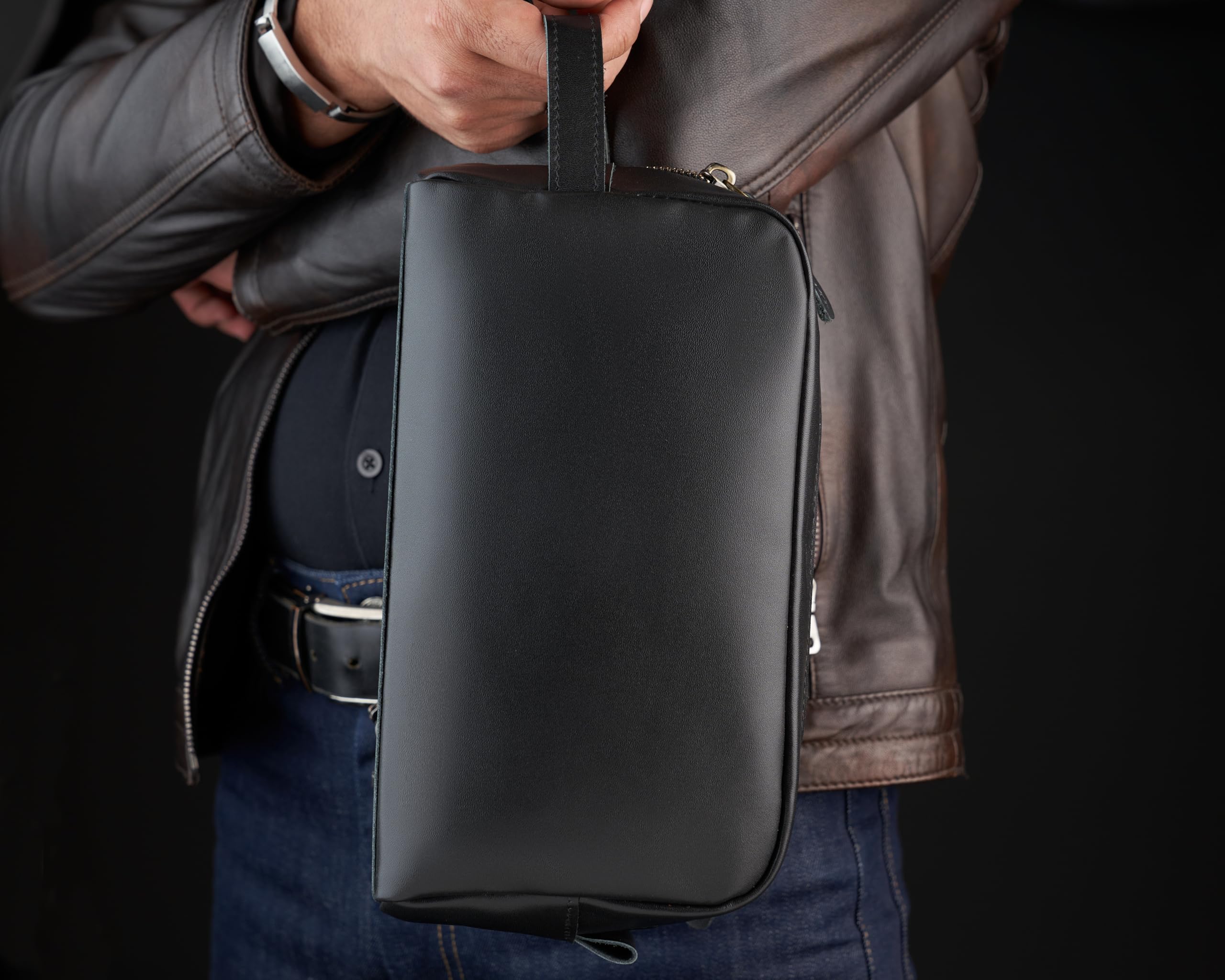 Awesometik Bolsa de viaje para hombre, organizador de artículos de aseo personal, bolsa de aseo para hombres, kit de afeitado esencial de viaje, bolsa de cosméticos resistente al agua, Negro -, Uso