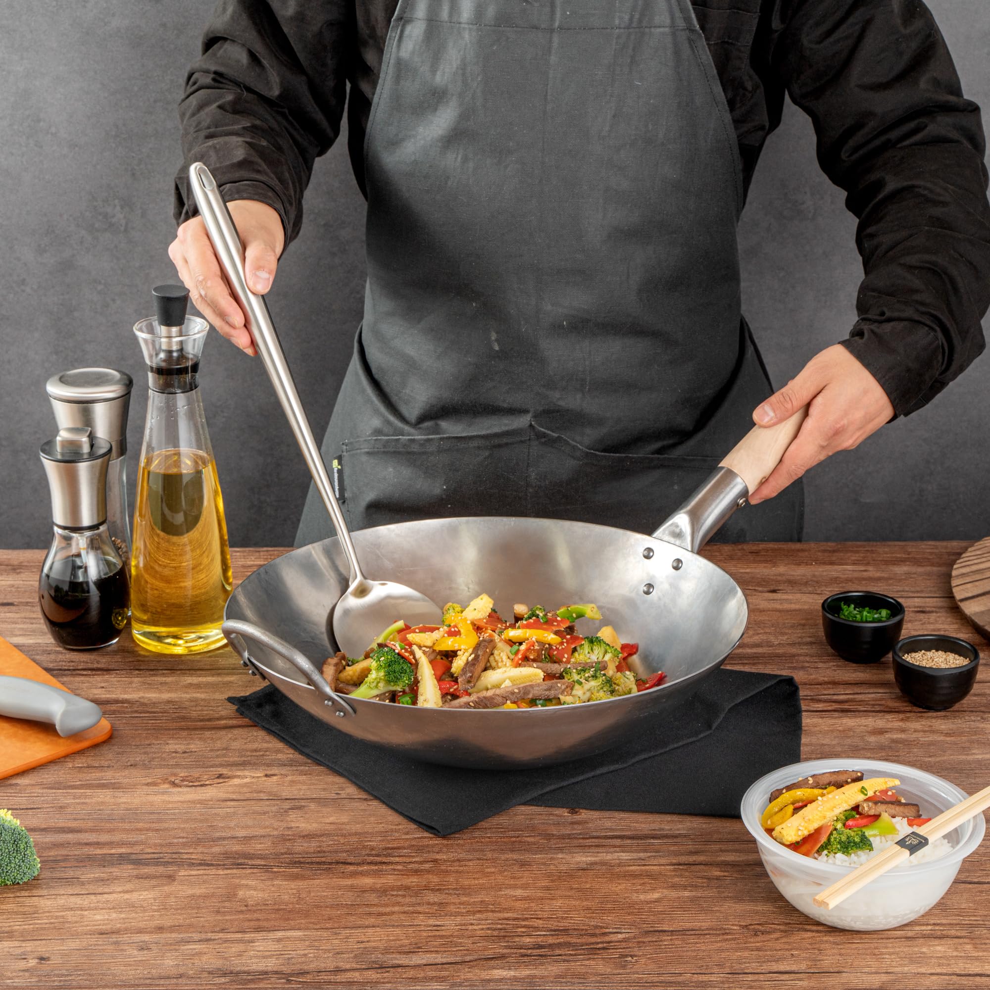 Restaurantware - Motomori - Espátula de wok de 17 pulgadas, 1 volteador de cocina ancho, agujero para colgar, mango extralargo, espátula de cocina china de acero inoxidable 304, apta para
