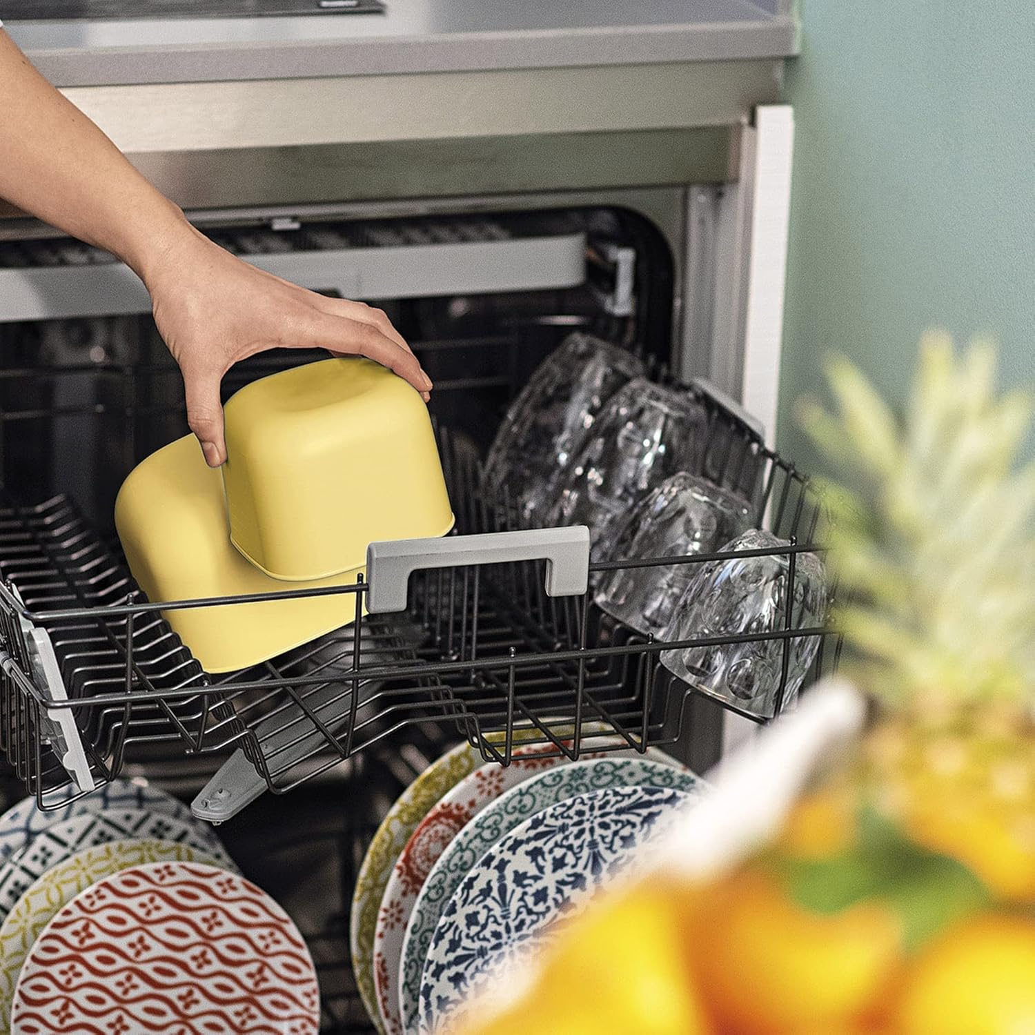 Guzzini - Kitchen Active Design, STORE&MORE, Deep Airtight Fridge/Freezer/Microwave Containers (L) - Ochre, 19,5 x 19,5 x h12,3 cm | 2800 cc - 170705165