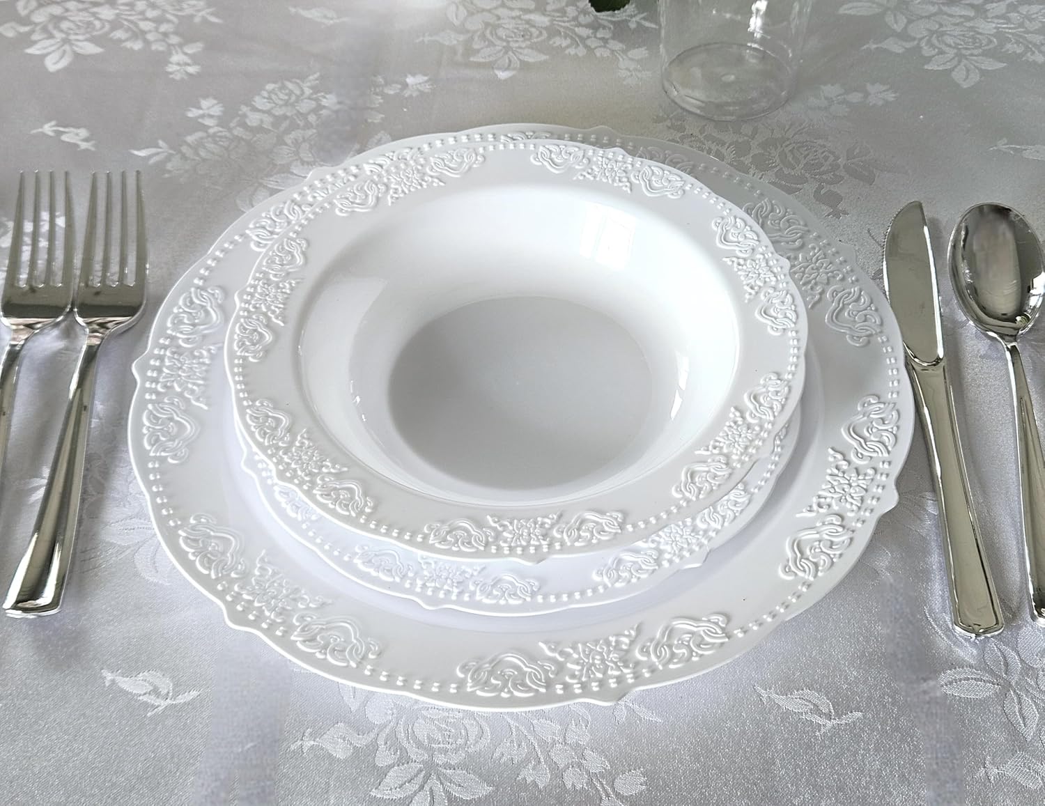 " OCCASIONS " 120 Plates Pack, Vintage Style, Disposable Wedding Party Plastic Plates (7.5'' Appetizer/Dessert Plate, Portofino Plain White)