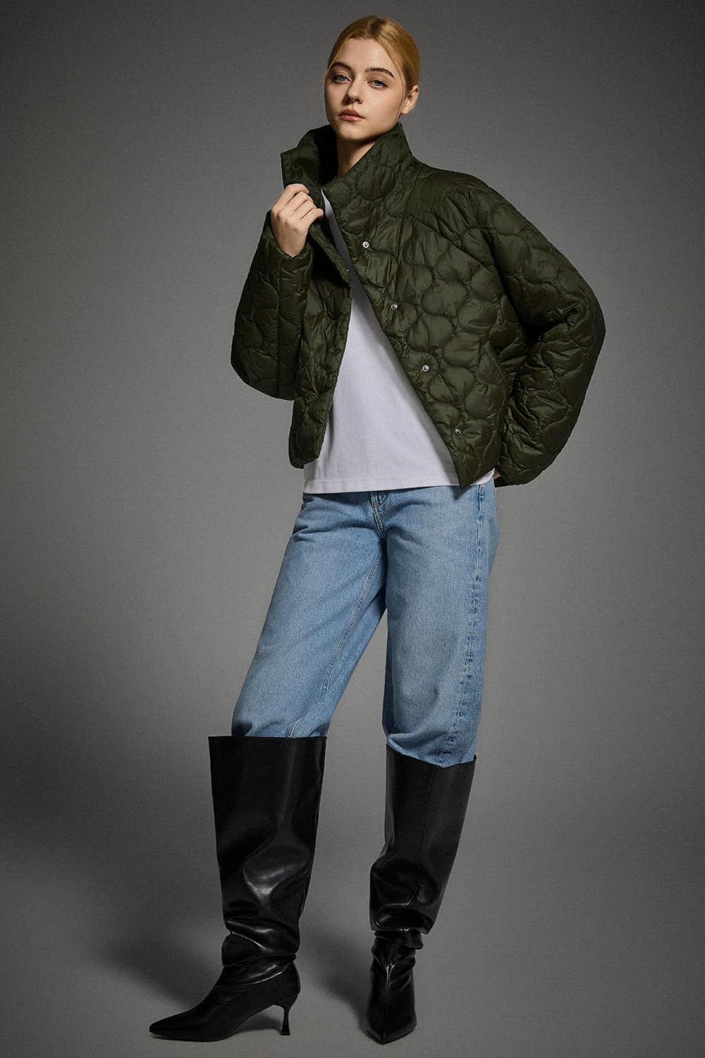 Orolay Women's Oversized Quilted Jacket Cropped Puffer Coat Lightweight Casual Short Outerwear with Pockets - Image 2