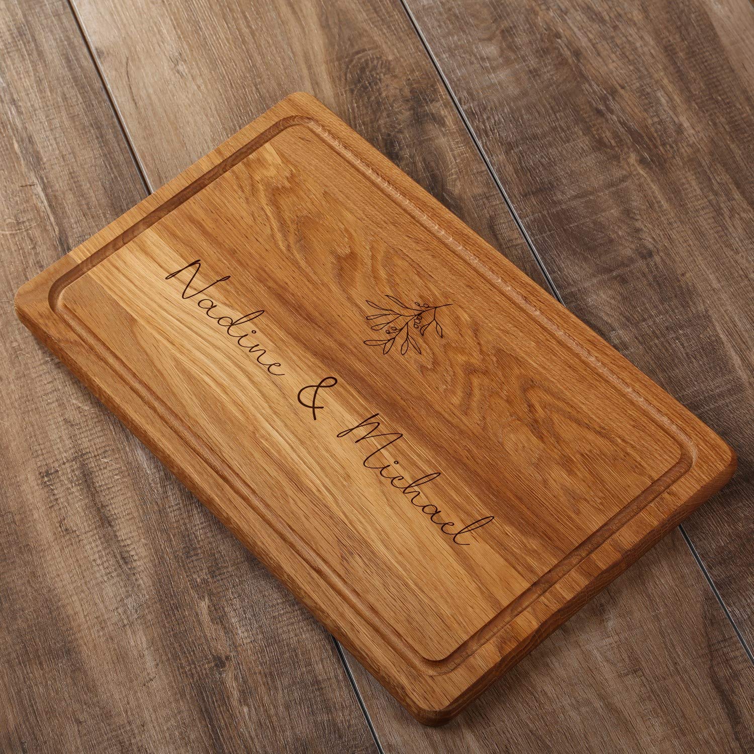 FORYOU24 Holz Schneidebrett dunkel mit Gravur Motiv 08 - personalisiert mit Wunsch-Namen Küchenbrett graviert als Geschenkidee zur Hochzeit