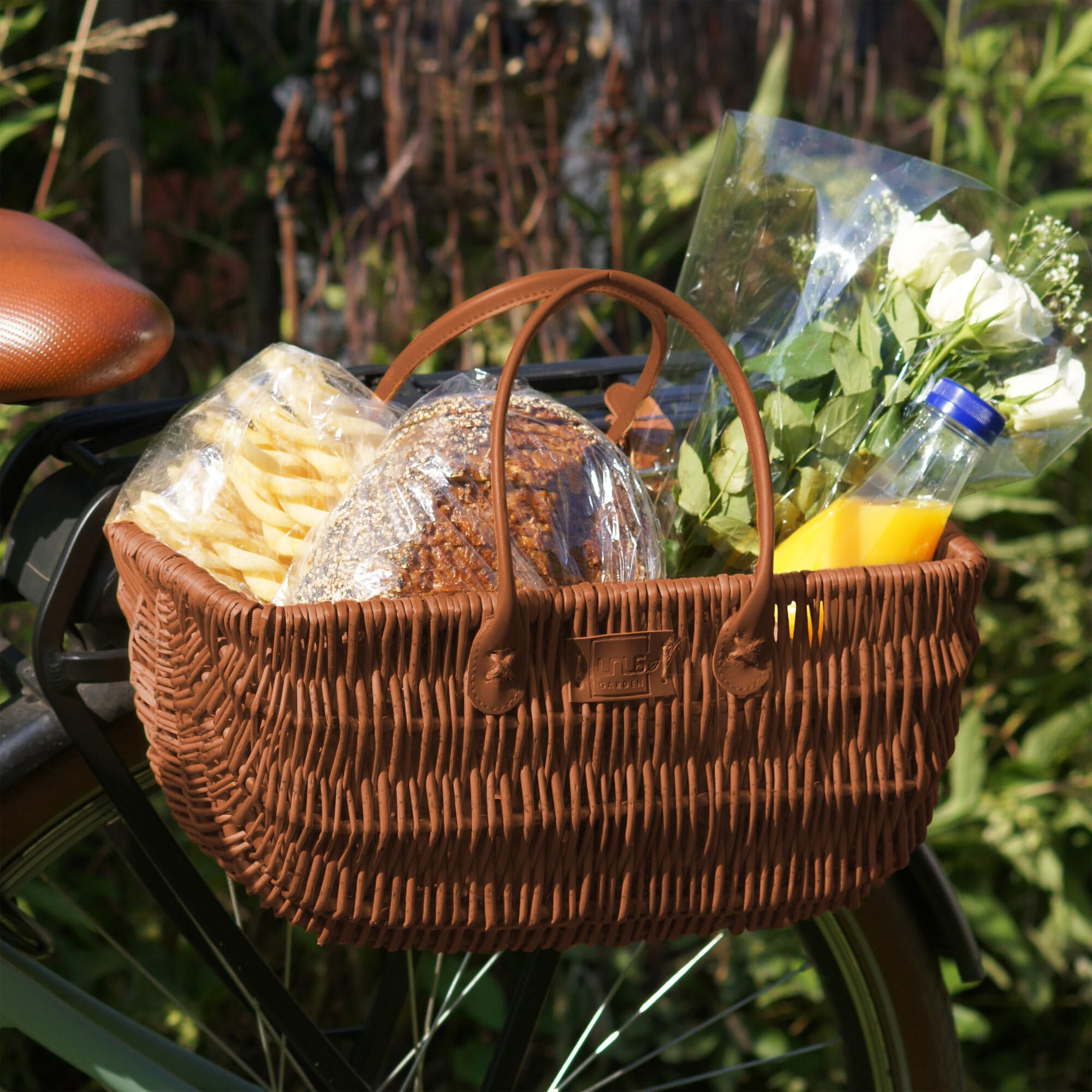 UNUS Cestino da bici in vimini, 22x40x21,5 cm, Resistente alle intemperie, Plastica, Attacco con cinghia per portapacchi o manubrio