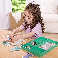 Vista 7 de Melissa & Doug Disney Princess Ariel - Juego de muñeca magnética de madera para disfrazarse (más de 30 piezas)