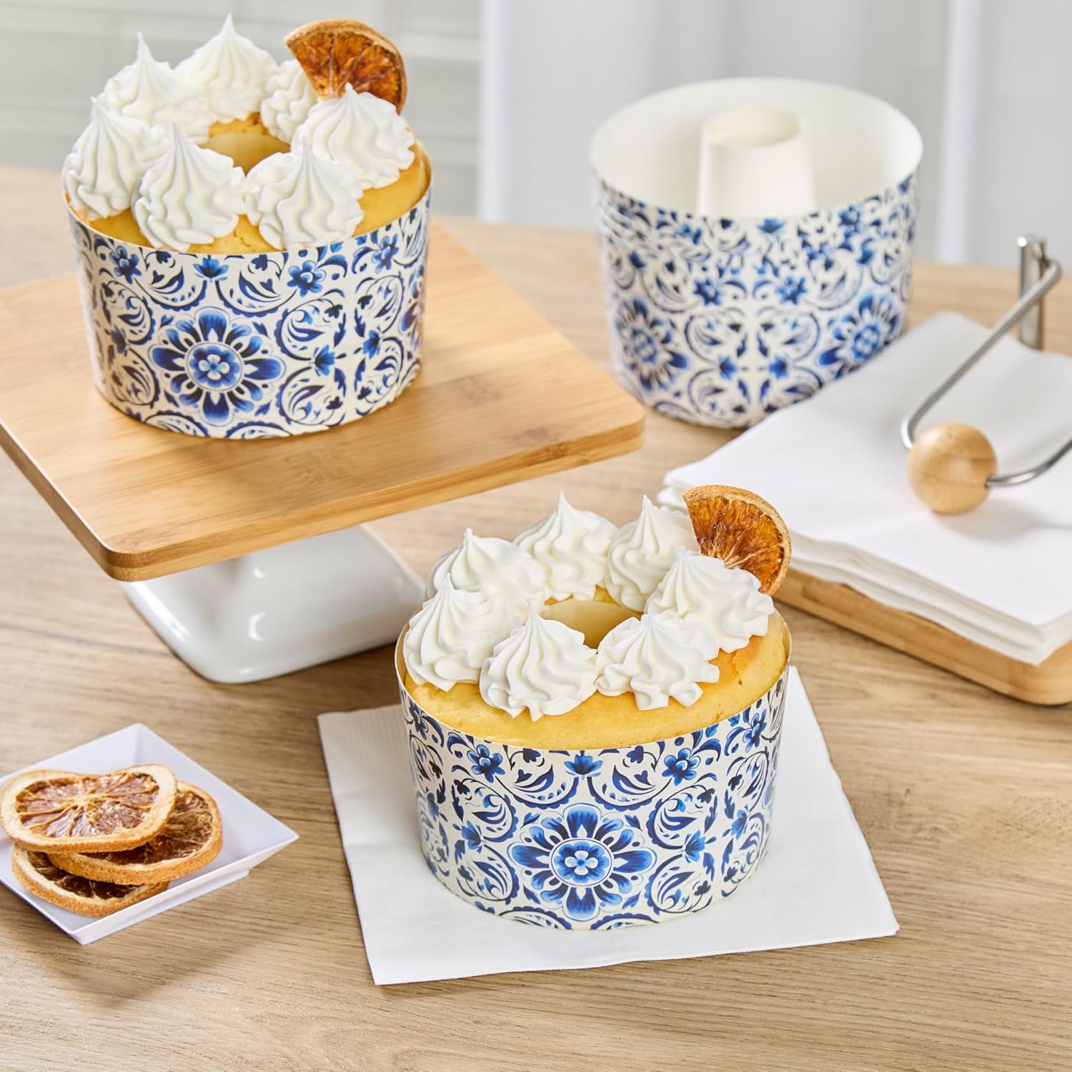 Restaurantware Angel Food Cake Pan 100 Pack of 22 oz Greaseproof Cake Pans Disposable Quick-Release Oven-Safe Freezer-Safe Sturdy Paper Tube Pan For Baking