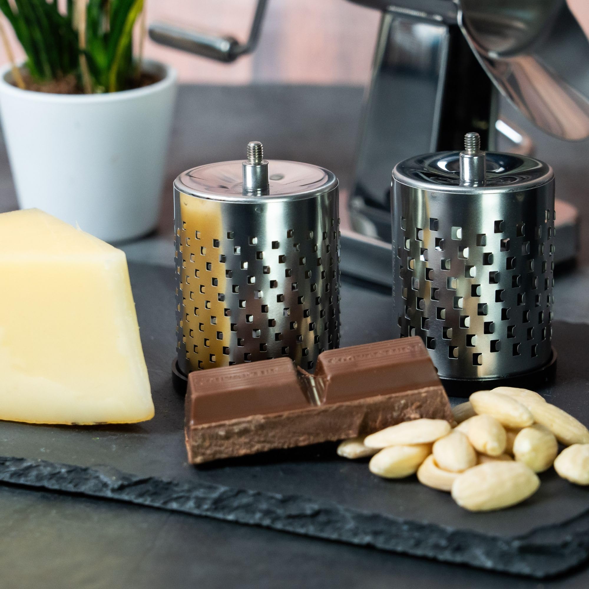 Westmark Moulin à Amandes en Acier avec 2 Tambours de Coupe et Pied Ventouse, Dimensions : 21cm, Acier Inoxydable/Plastique, Exklusiv, Argent/Noir, 97172260