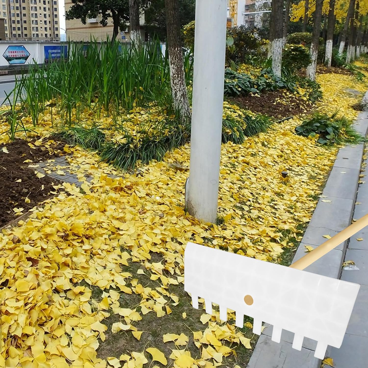 Plastic Leaf Rake Hand Tool for Gardening and Lawn Care White Multi-use Leaf Collector Grass Rake Small for Yard and Garden Cleanup