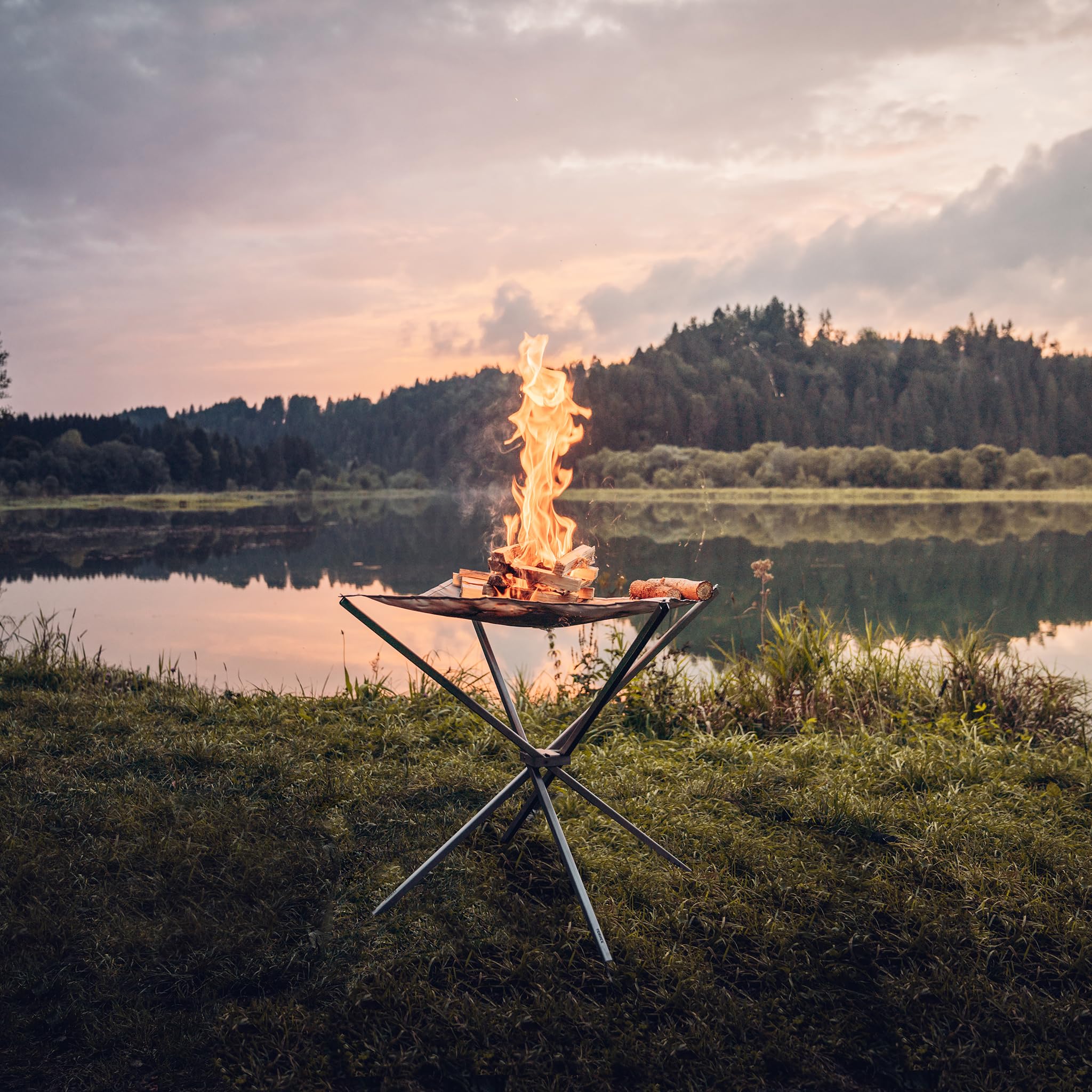 FENNEK HIGH FIRE tytanowa | Wysoce jakościowa, przenośna siatka paleniskowa XL z stali nierdzewnej odpornej na wysokie temperatury | Rama z tytanu | 60x60x63 cm | z torbą | Idealna do domu lub zastosowań mobilnych