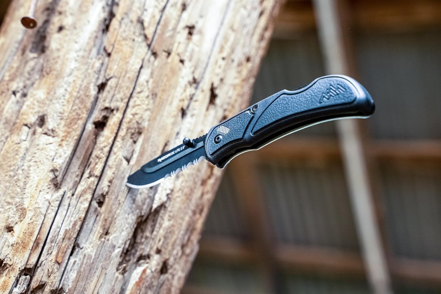 OUTDOOR EDGE Razor EDC Lite Folding Pocket Knife | Compact 6.0" Overall Length Carry Knife with 2.5" Replaceable Blades | Includes Stainless Steel Pocket Clip and Two RazorSafe Drop-Point Blades