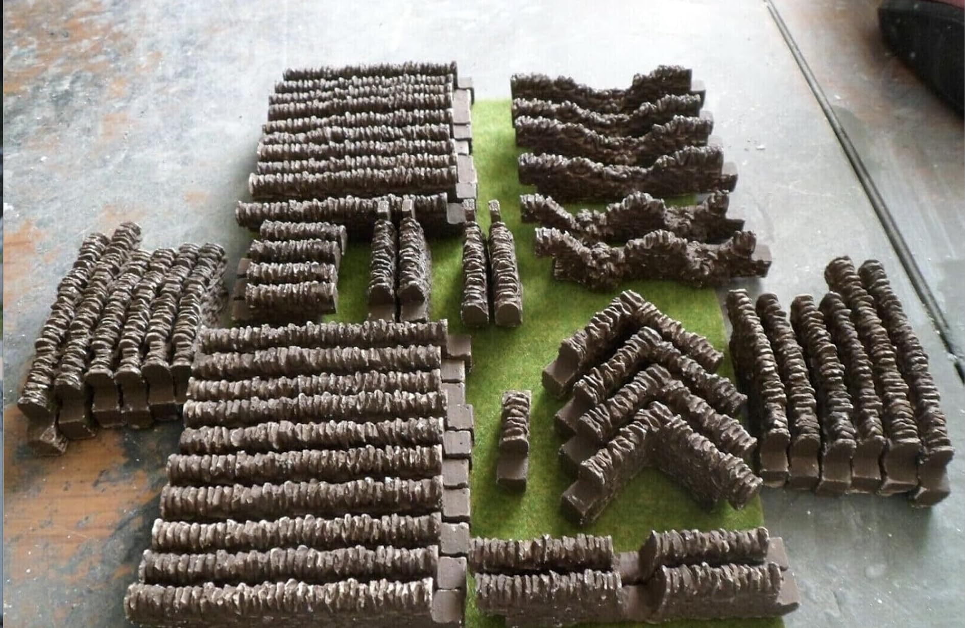 OO Gauge Cotswold Stone Walling Brown 50 piece - Model Railway Scenery