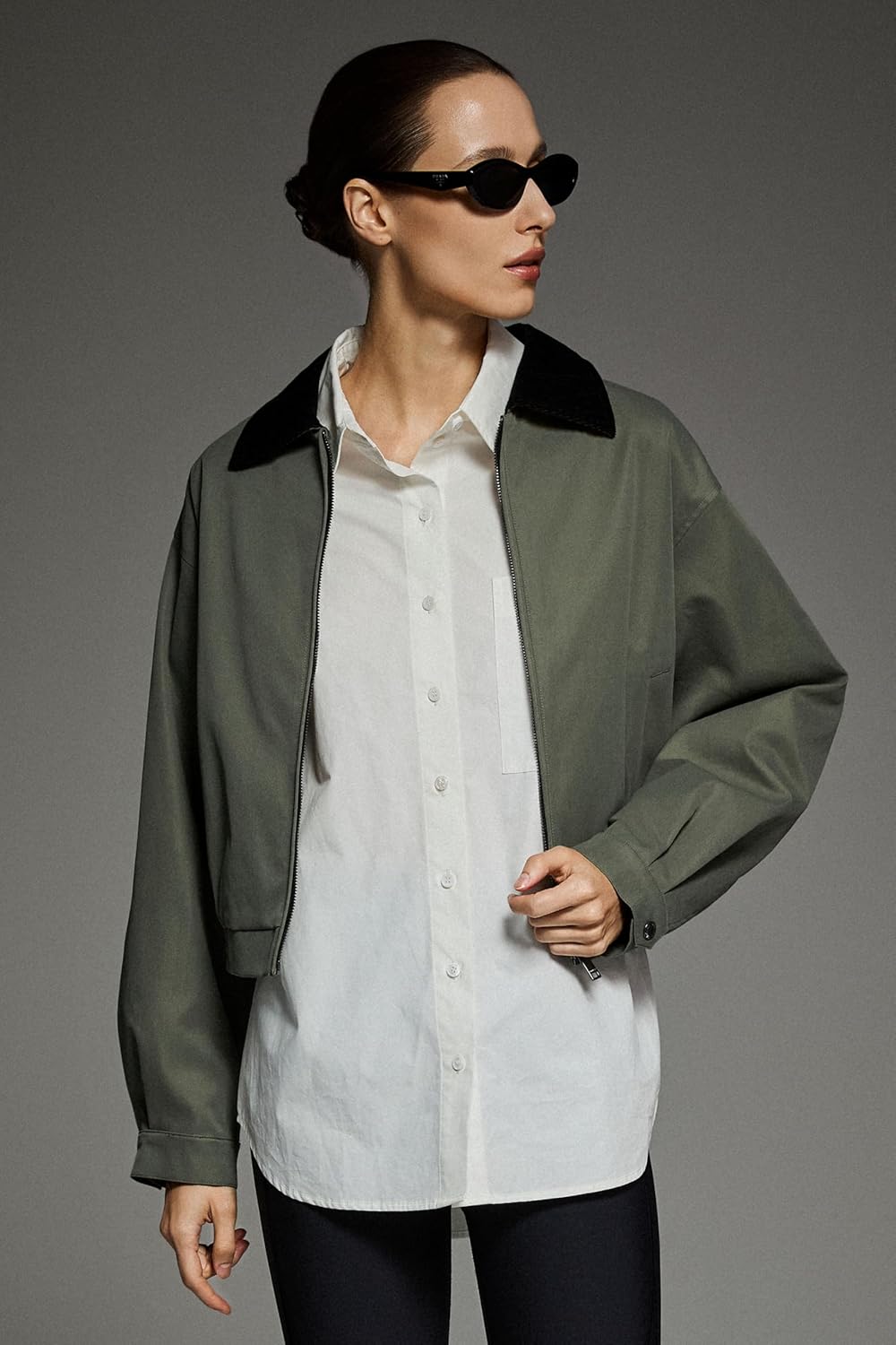 Orolay Women's Cropped Barn Jacket Casual Utility Zip Up Jacket Corduroy Collar Fall Trench Coat - Image 6