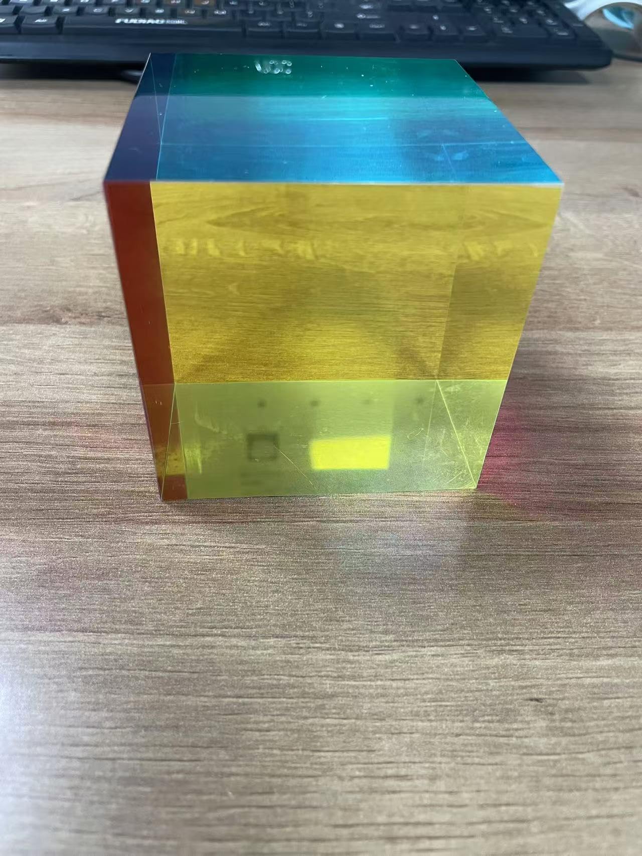 CMY Cube de mélange de couleurs, prisme en acrylique pour l'éducation physique, l'apprentissage et la décoration de bureau, jouets scientifiques et cadeaux pour enfants 80 mm