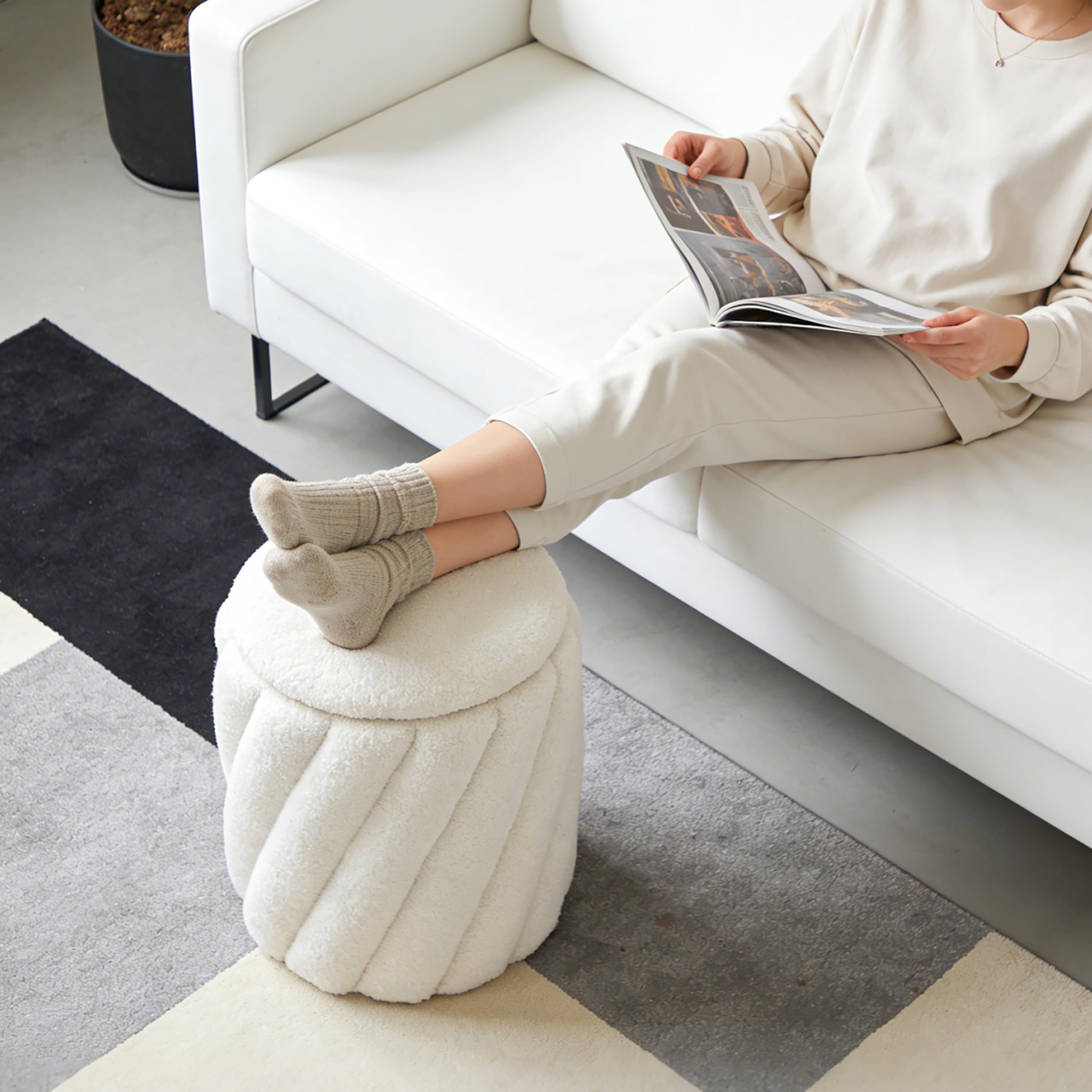 Hometopia Sitzhocker mit Stauraum, rund im Spiral-Design in Weiß