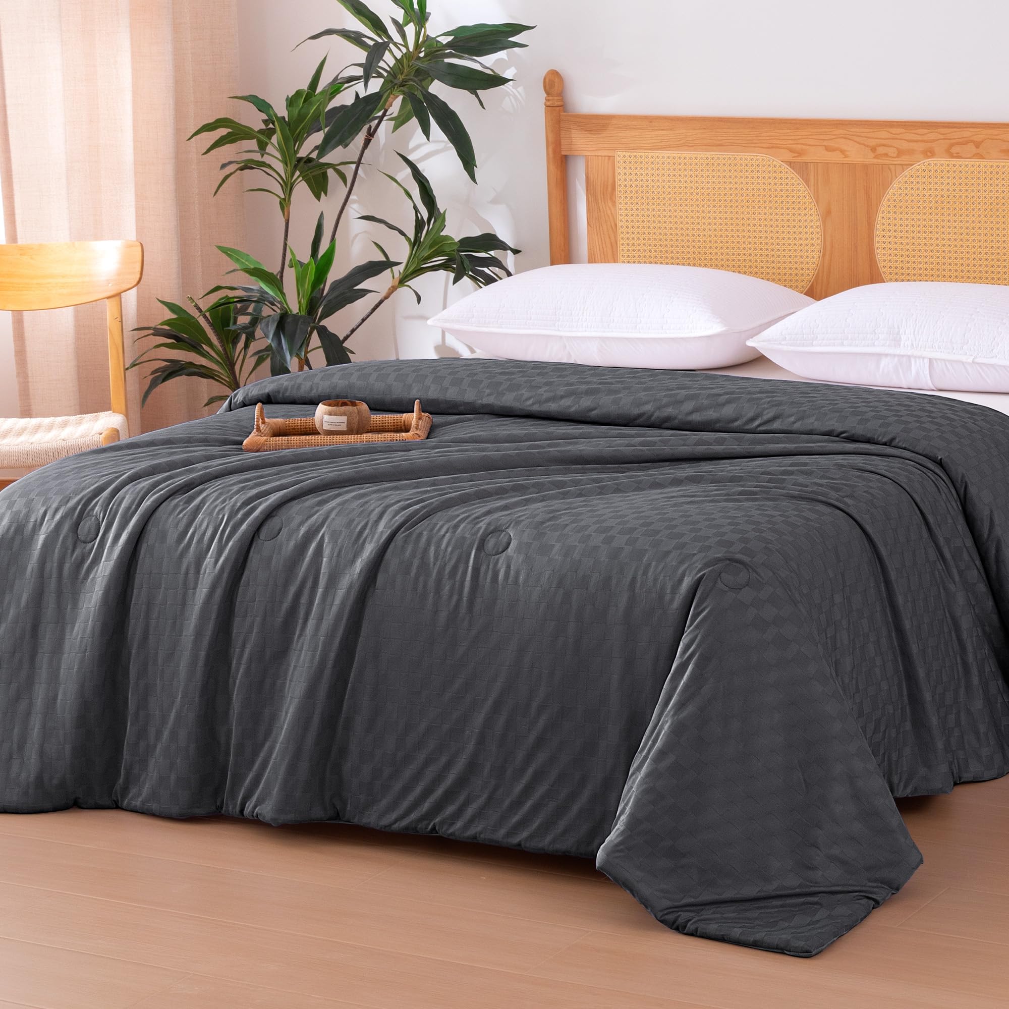 Amazon Basics Cooling Comforter, Soft Lightweight Waffle Weave Blanket for Hot Sleepers, Summer & All Season Bedding to Keep Cool for Night Sweats, 90"x90", Queen, Dark Gray - 3