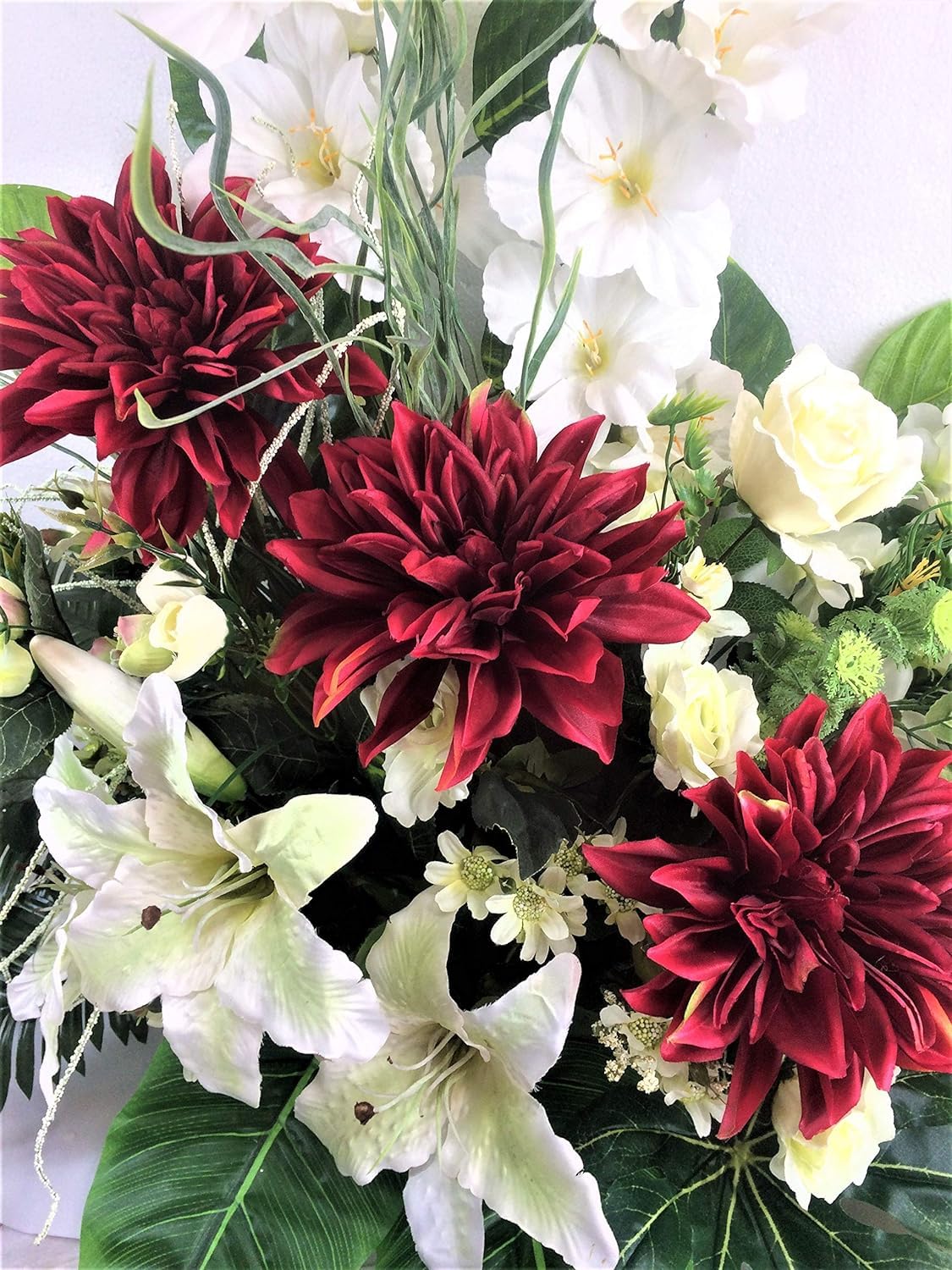 LBA Centro de Flores Artificiales para Cementerio. También para Iglesias. Especial Día de Todos los Santos. Medidas: 80x70x45 cms. Aprox.
